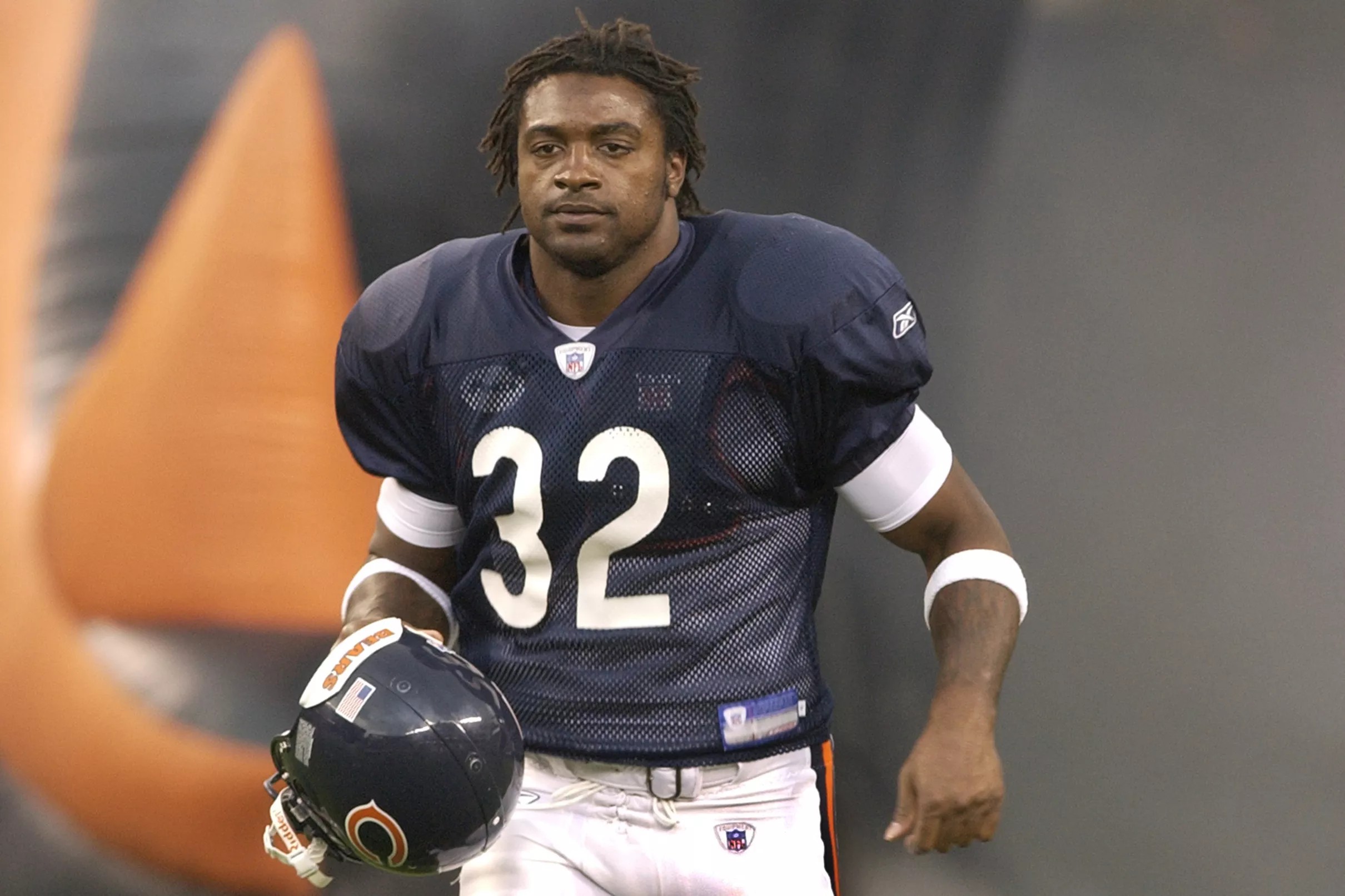 Former Bears RB Cedric Benson dies in motorcycle accident: report