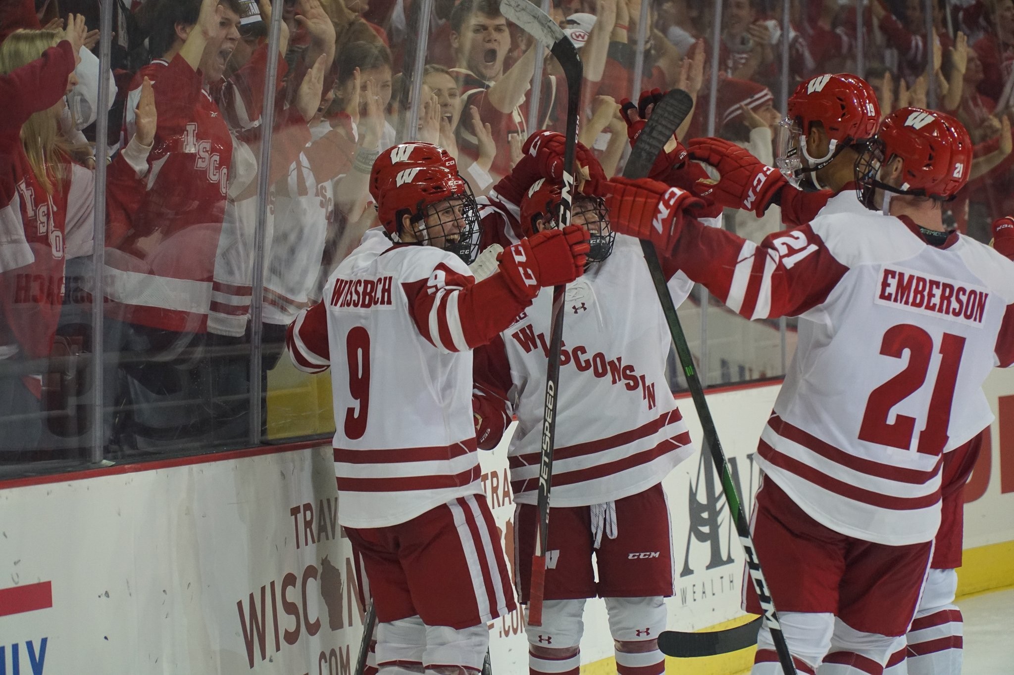 Men’s Hockey: Badgers Dominate Reigning NCAA Champion Minnesota-Duluth ...