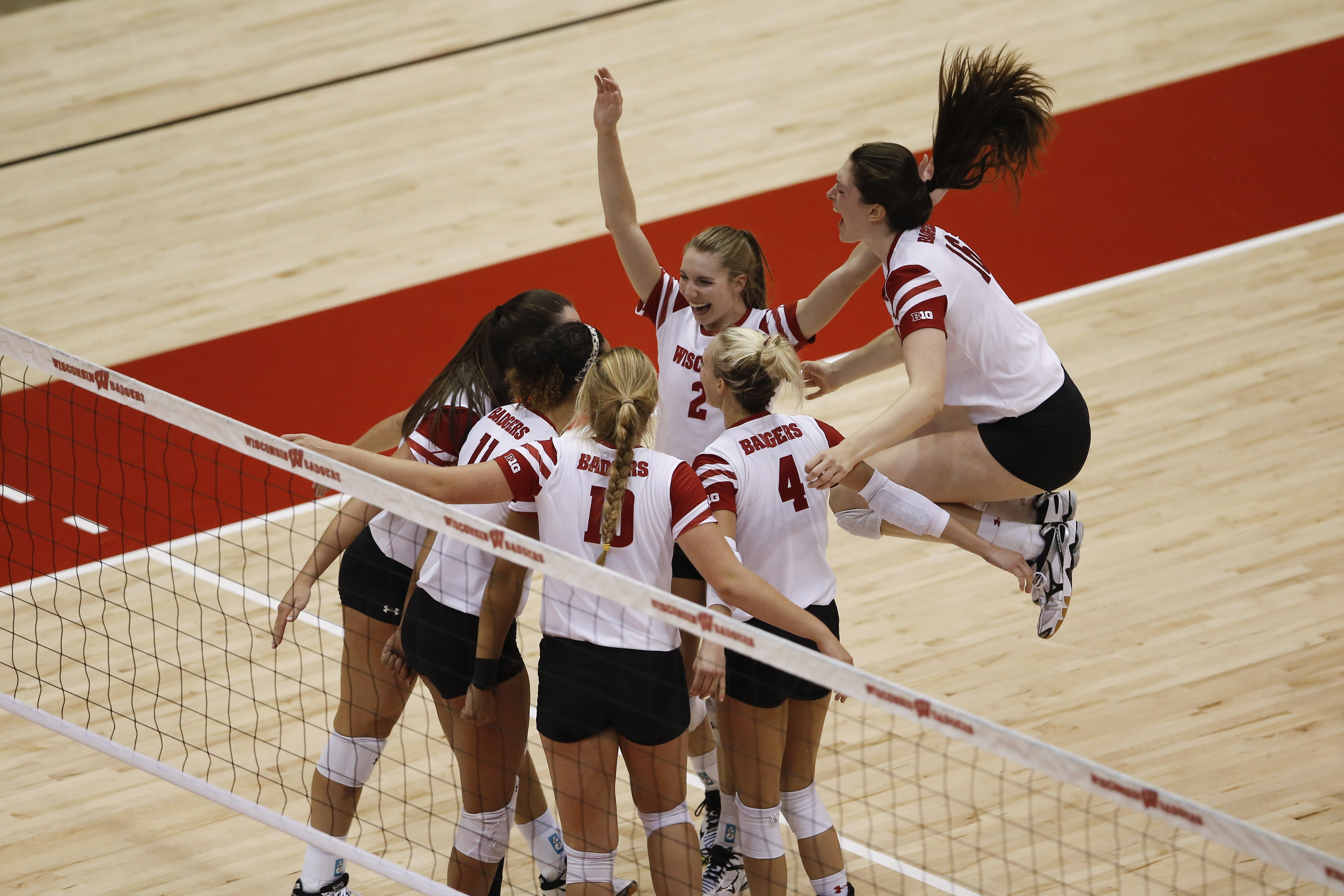 Volleyball Wisconsin heads to Kansas State for weekend tournament
