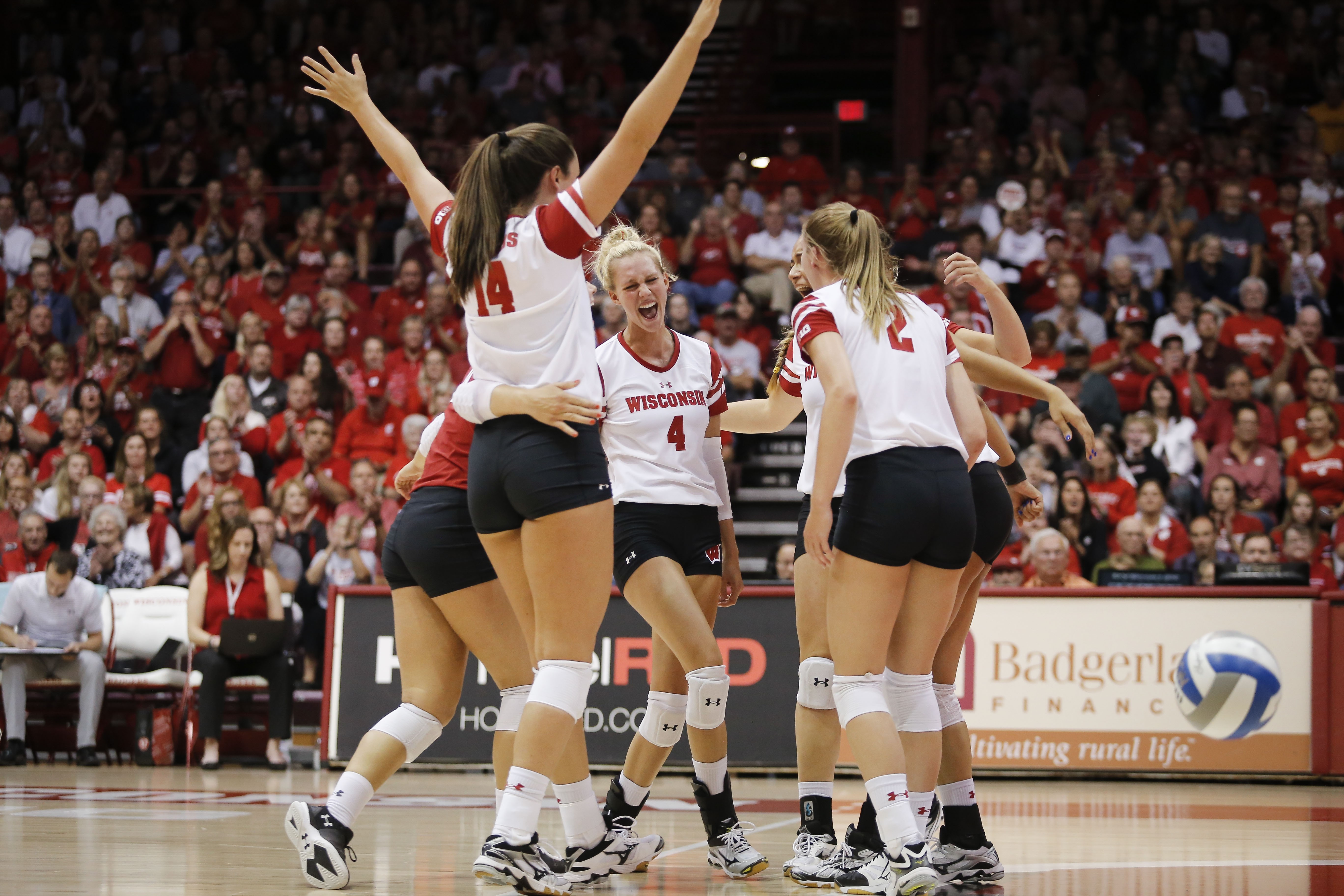 Volleyball Wisconsin to play Huskers and Hoosiers at home