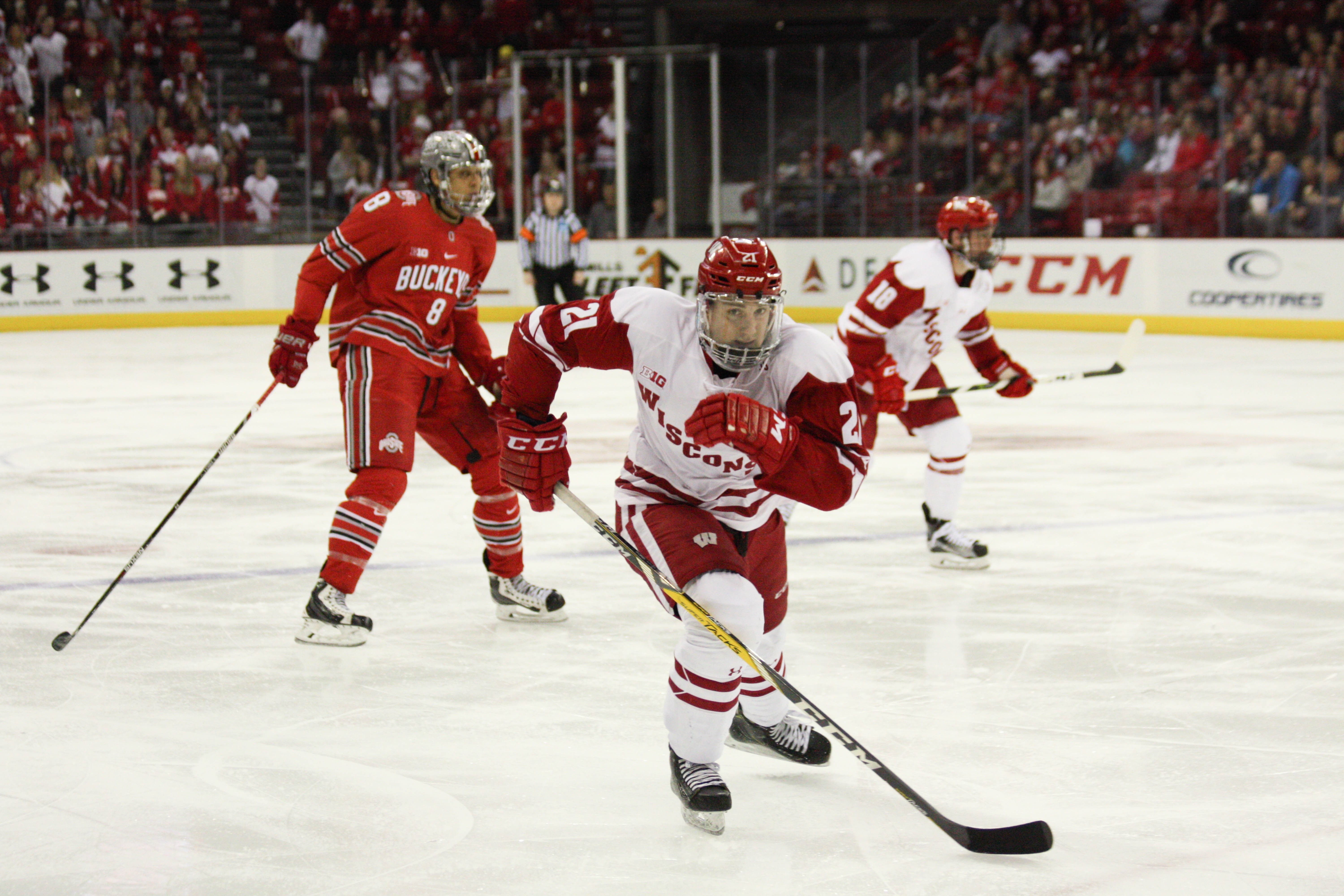 Men s Hockey Wisconsin Headed To Semifinals In Big Ten Tournament