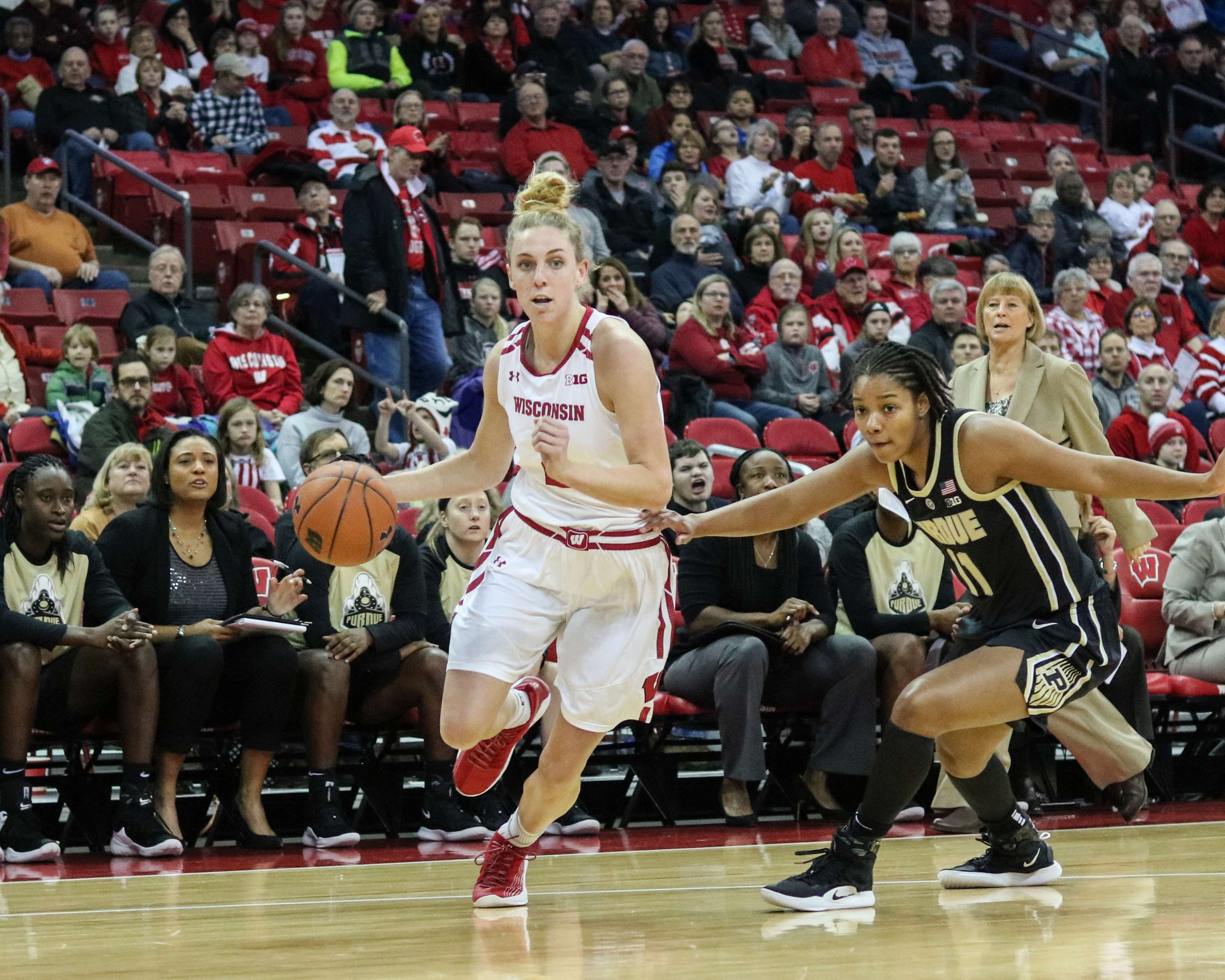 Women’s basketball Badgers explode in second half to slay fifthranked