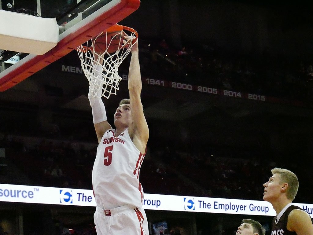Men’s Basketball Badgers open the season against No. 20 Saint Mary’s