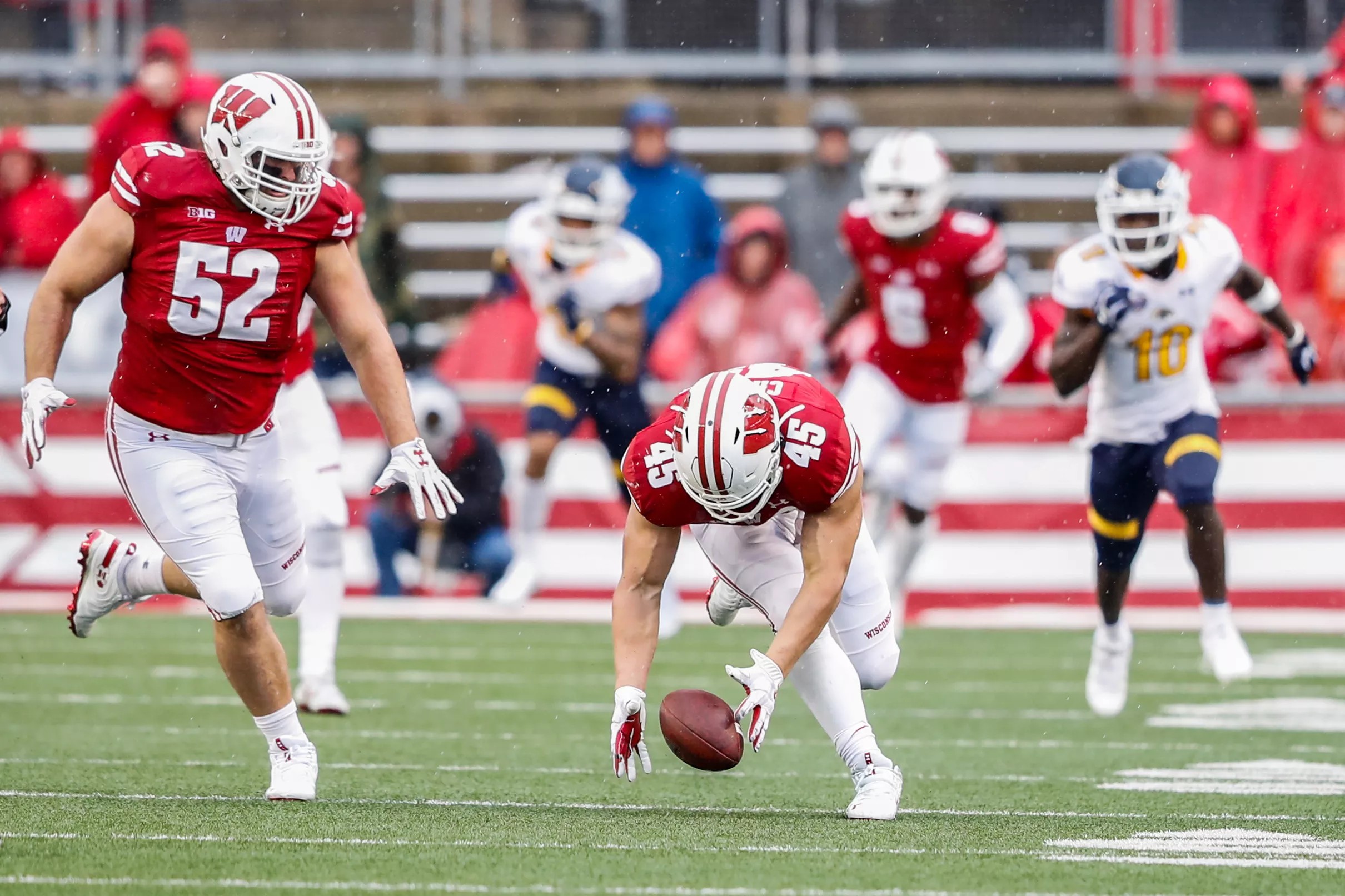 wisconsin-football-2020-returnee-profile-leo-chenal