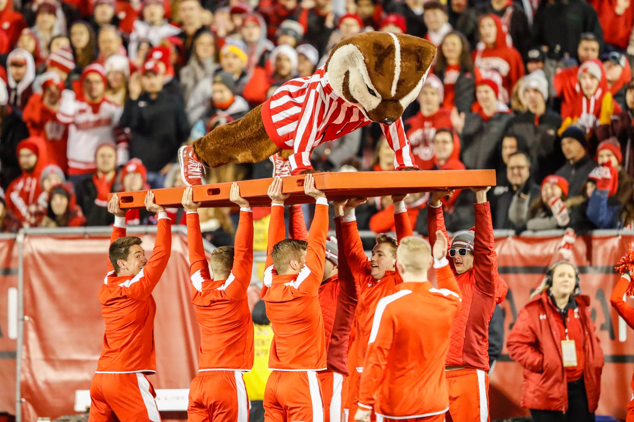 wisconsin-football-getting-key-players-back-after-coronavirus-absence