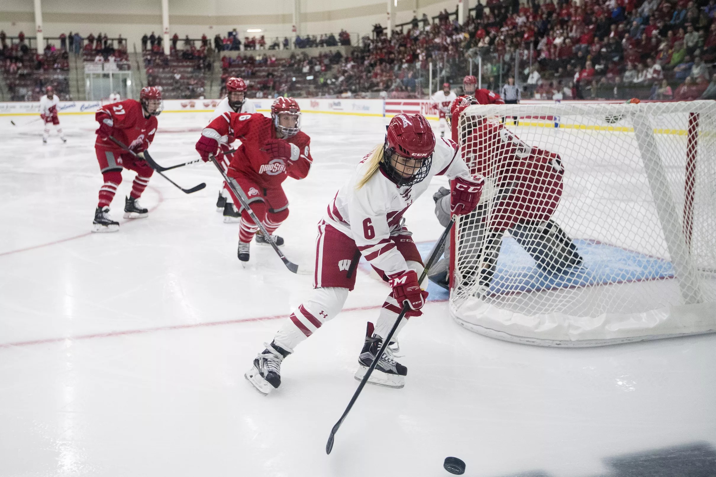 WCHA title slips away from No. 1 Wisconsin women’s hockey