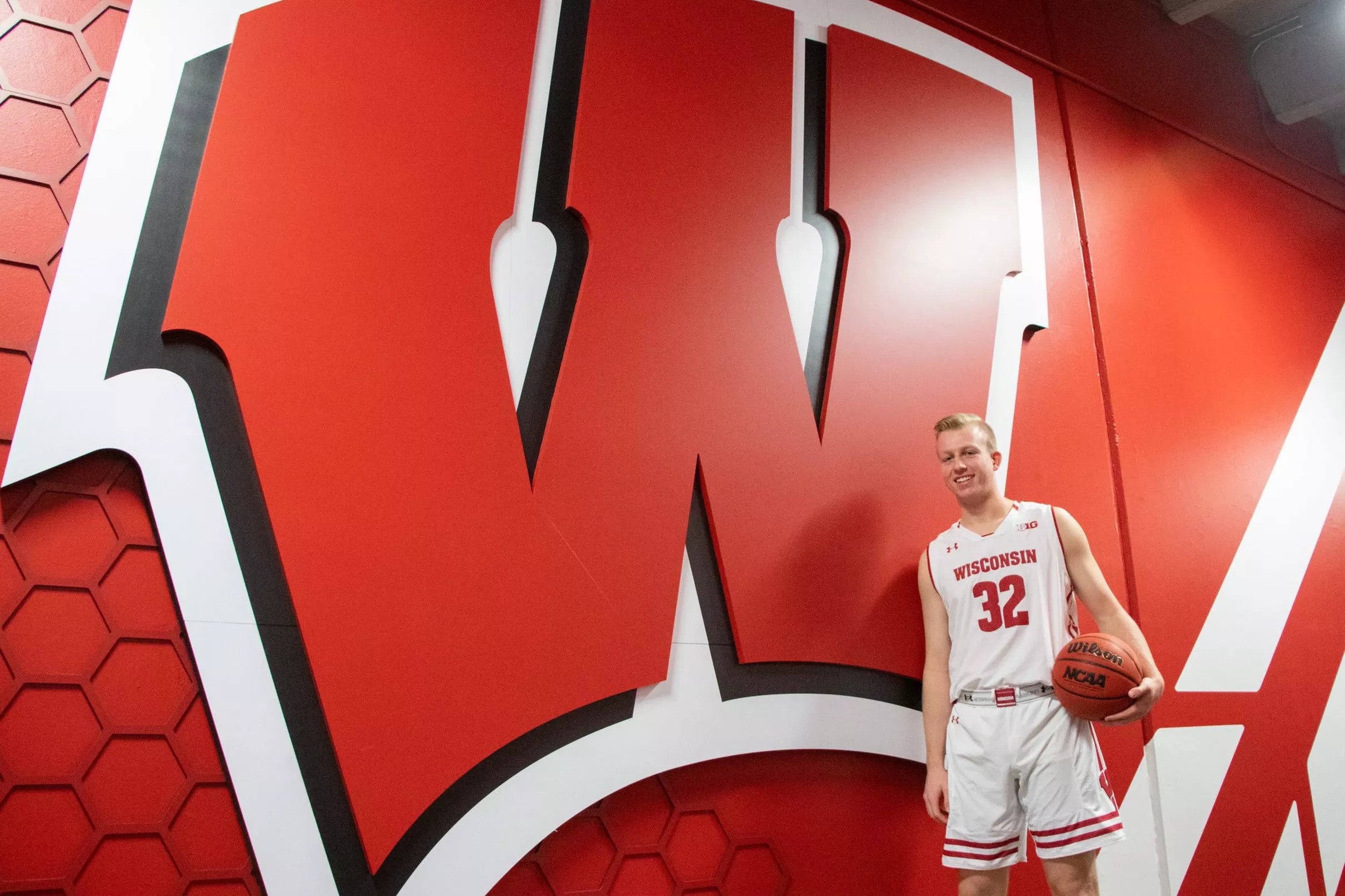 Wisconsin Basketball Recruiting: 2021 4-star PF Matthew Mors Commits To ...