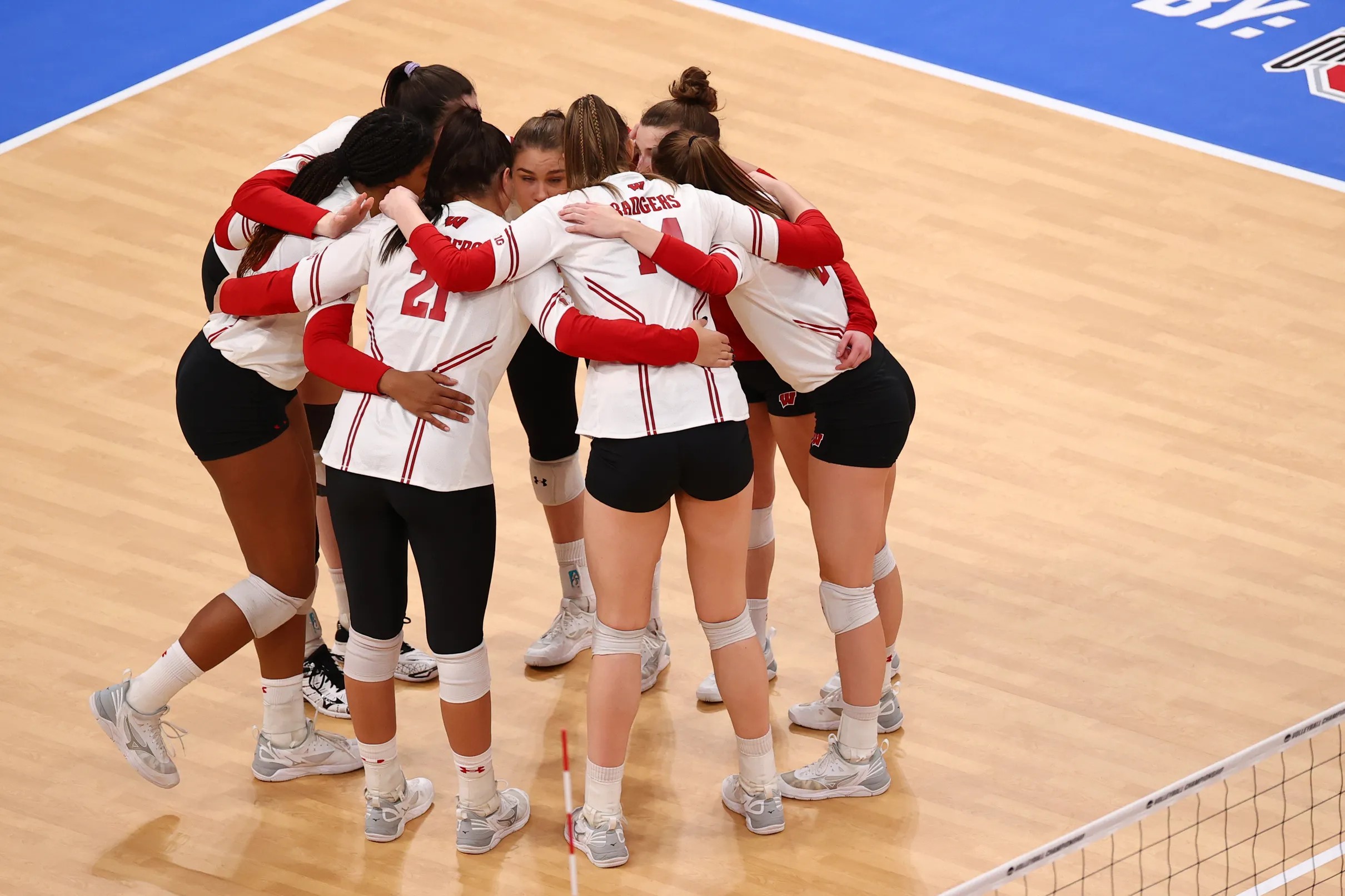 Uw Volleyball Team Faces Backlash After Leak - otpprbd