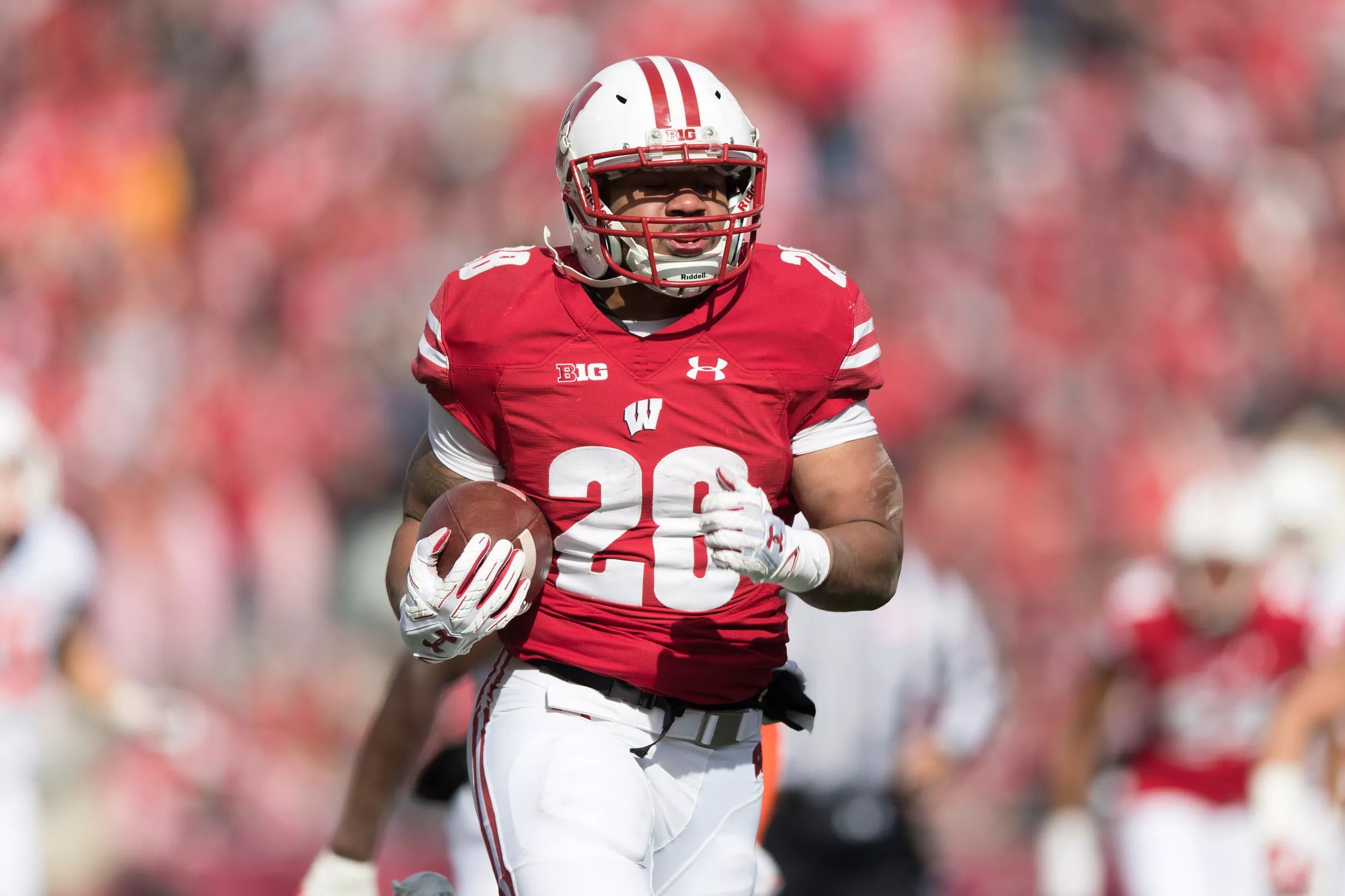 2 Badgers invited to NFLPA Collegiate Bowl