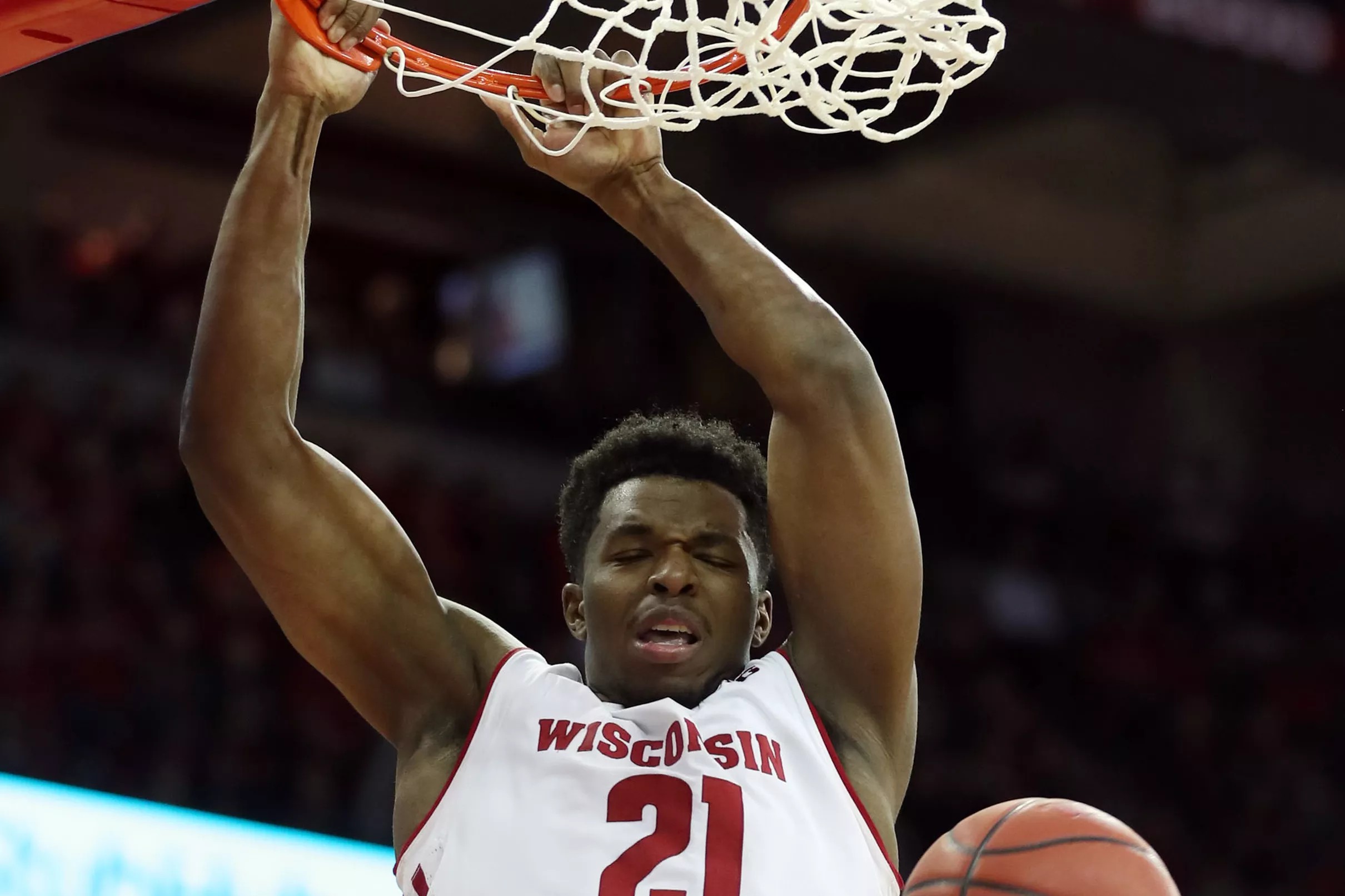 Wisconsin Moves Up In Latest AP Top 25 Poll