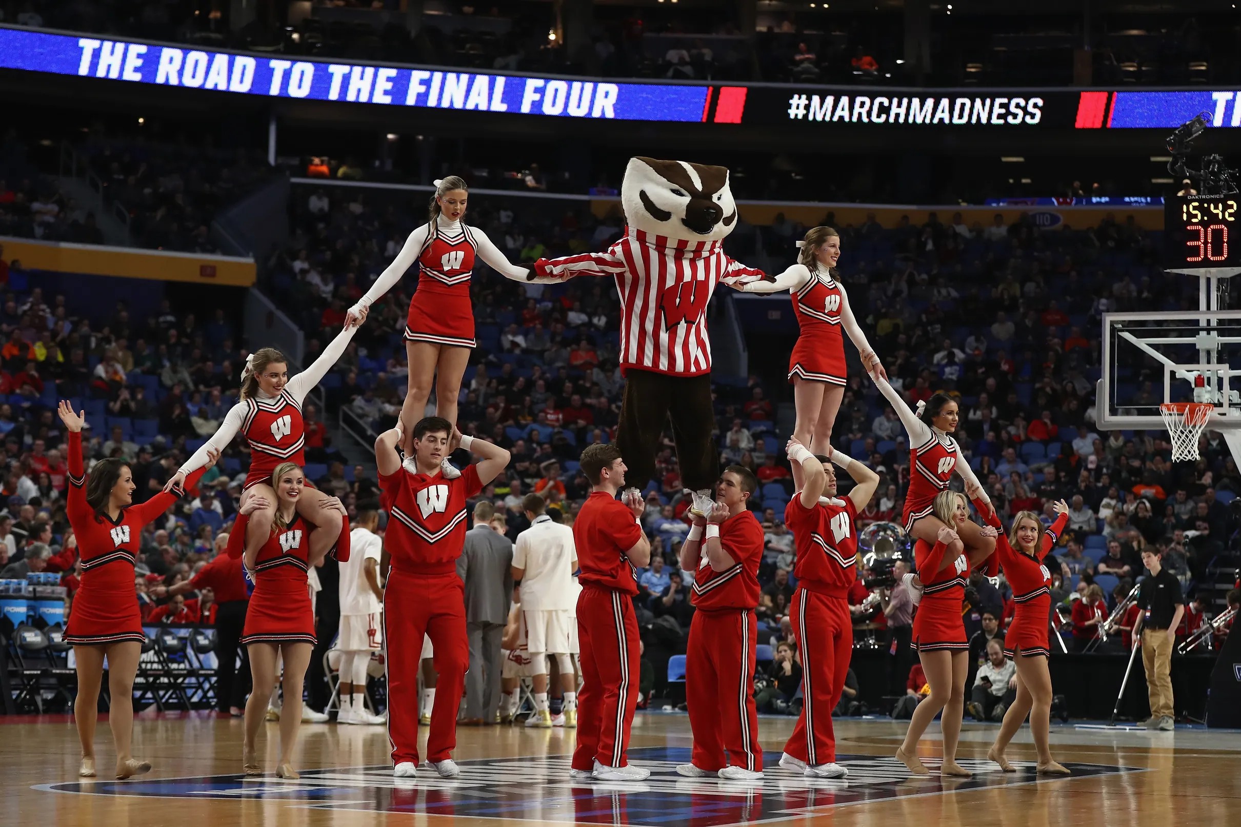 Wisconsin basketball recruiting 2022 3star SG Josh Dix has UW in topfive