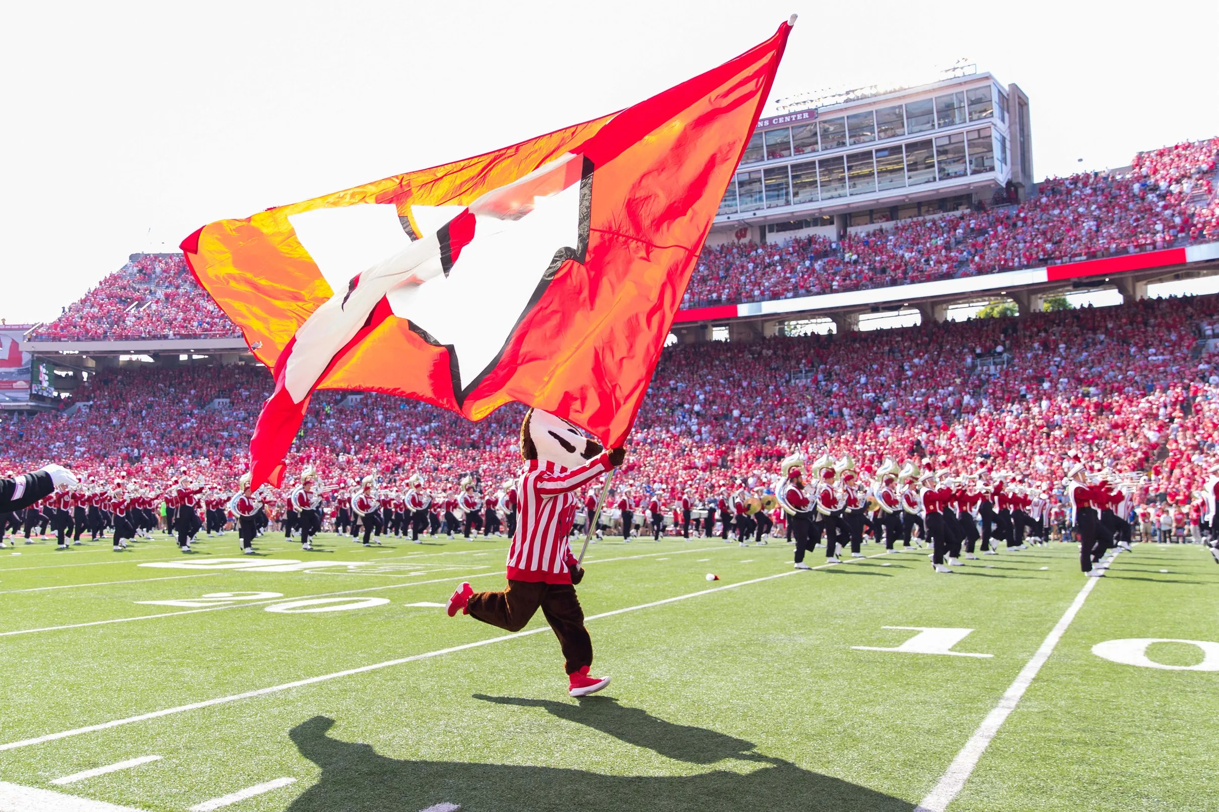 Wisconsin football recruiting: UW misses on top two targets in 2023 class
