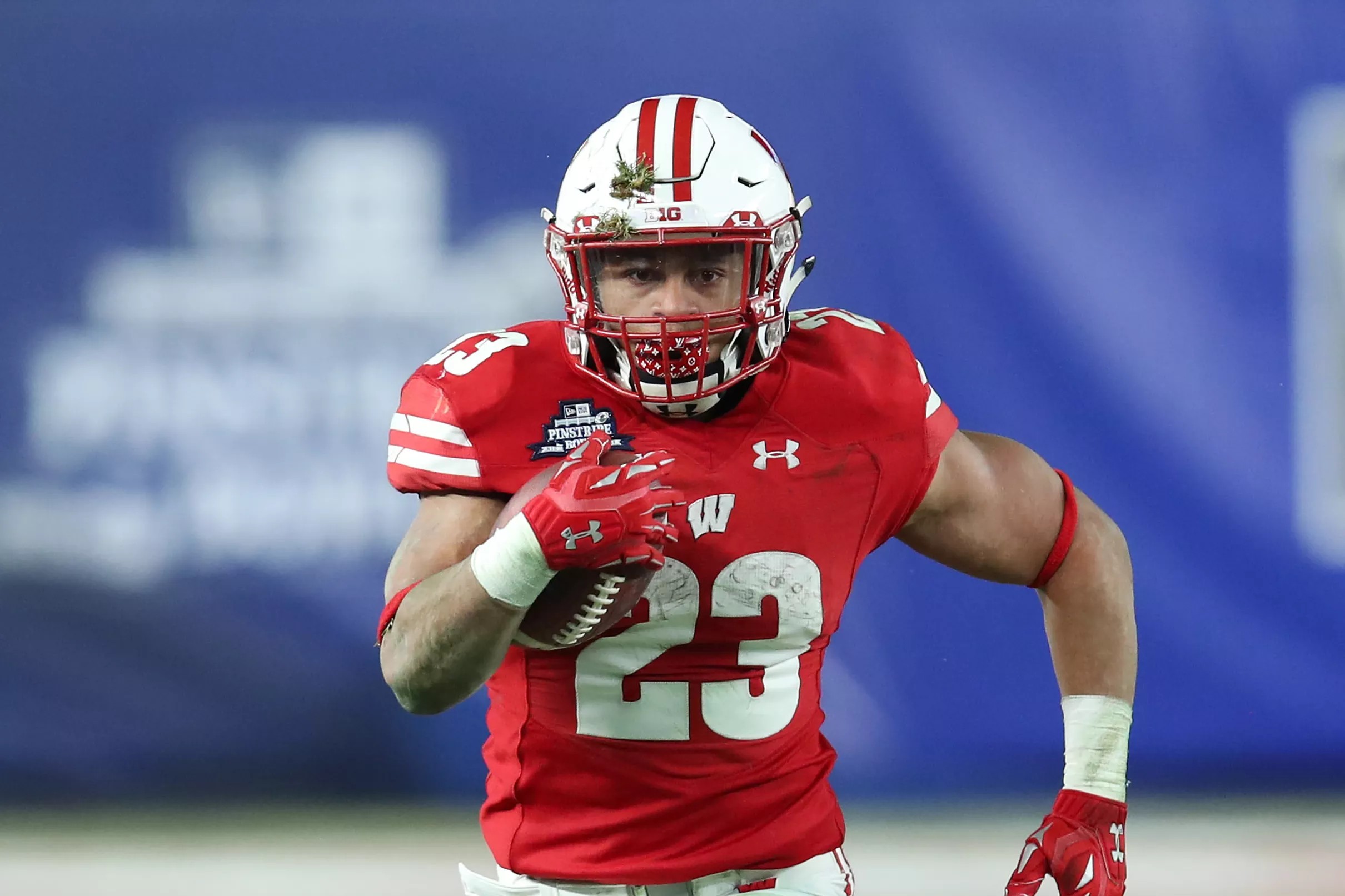 Wisconsin RB Jonathan Taylor To Run Track This Spring