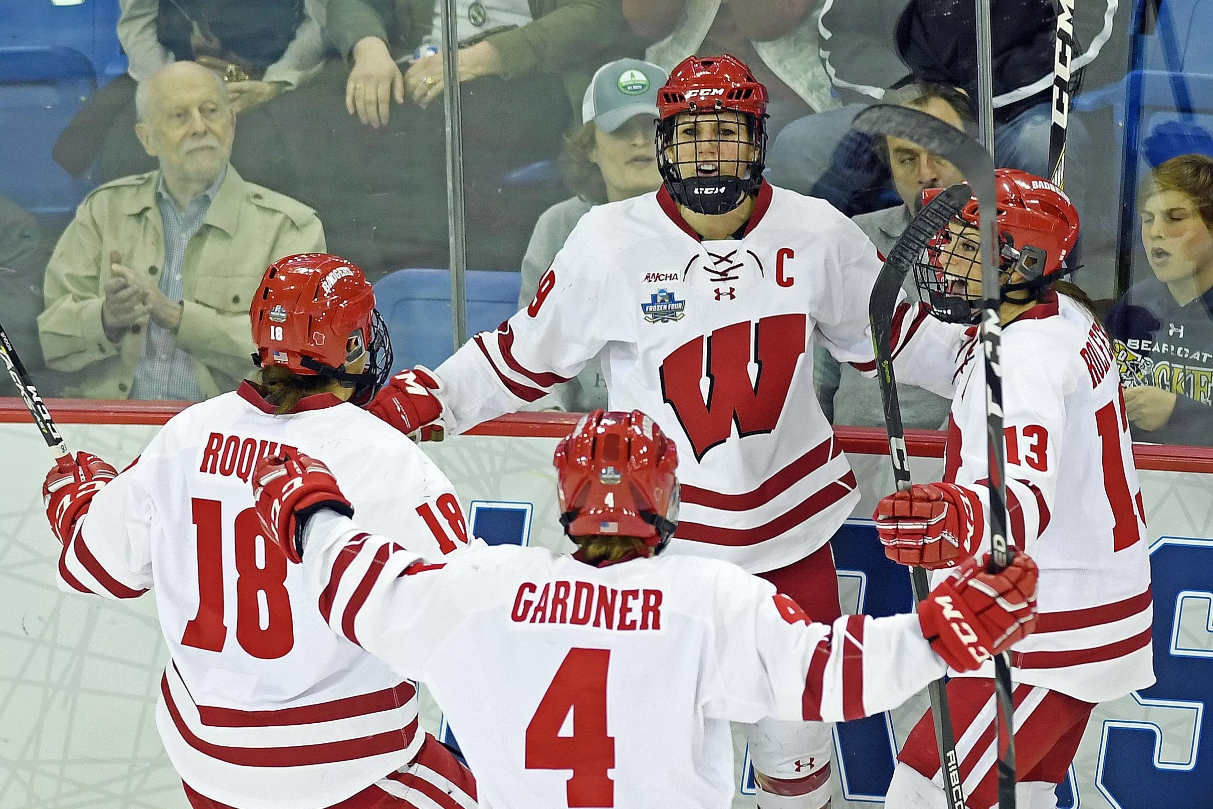 Wisconsin Announces Women s Hockey Schedule