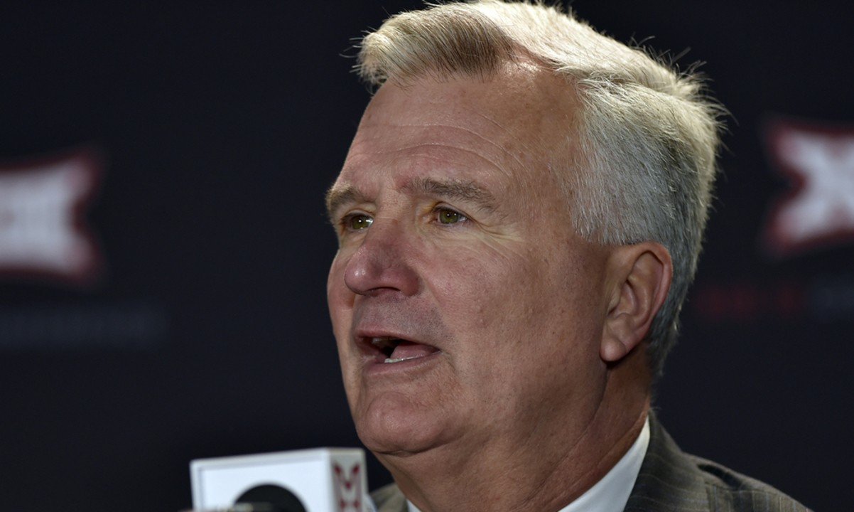Kris Dunn visits young basketball campers, former coach at