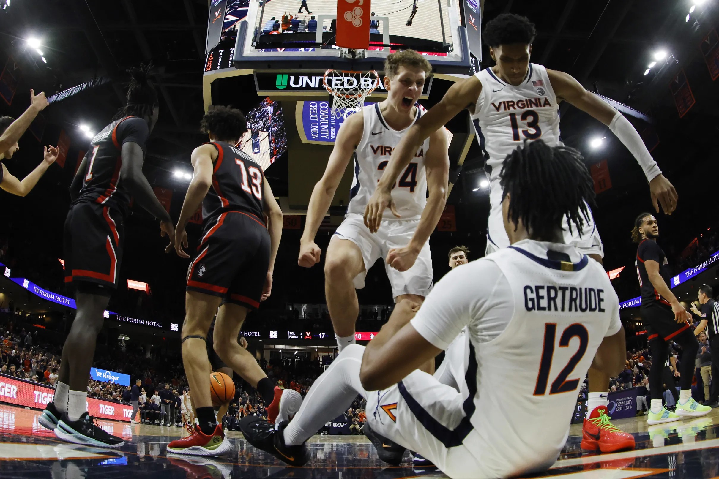 Virginia Basketball GAME THREAD: Georgia - Streaking The Lawn