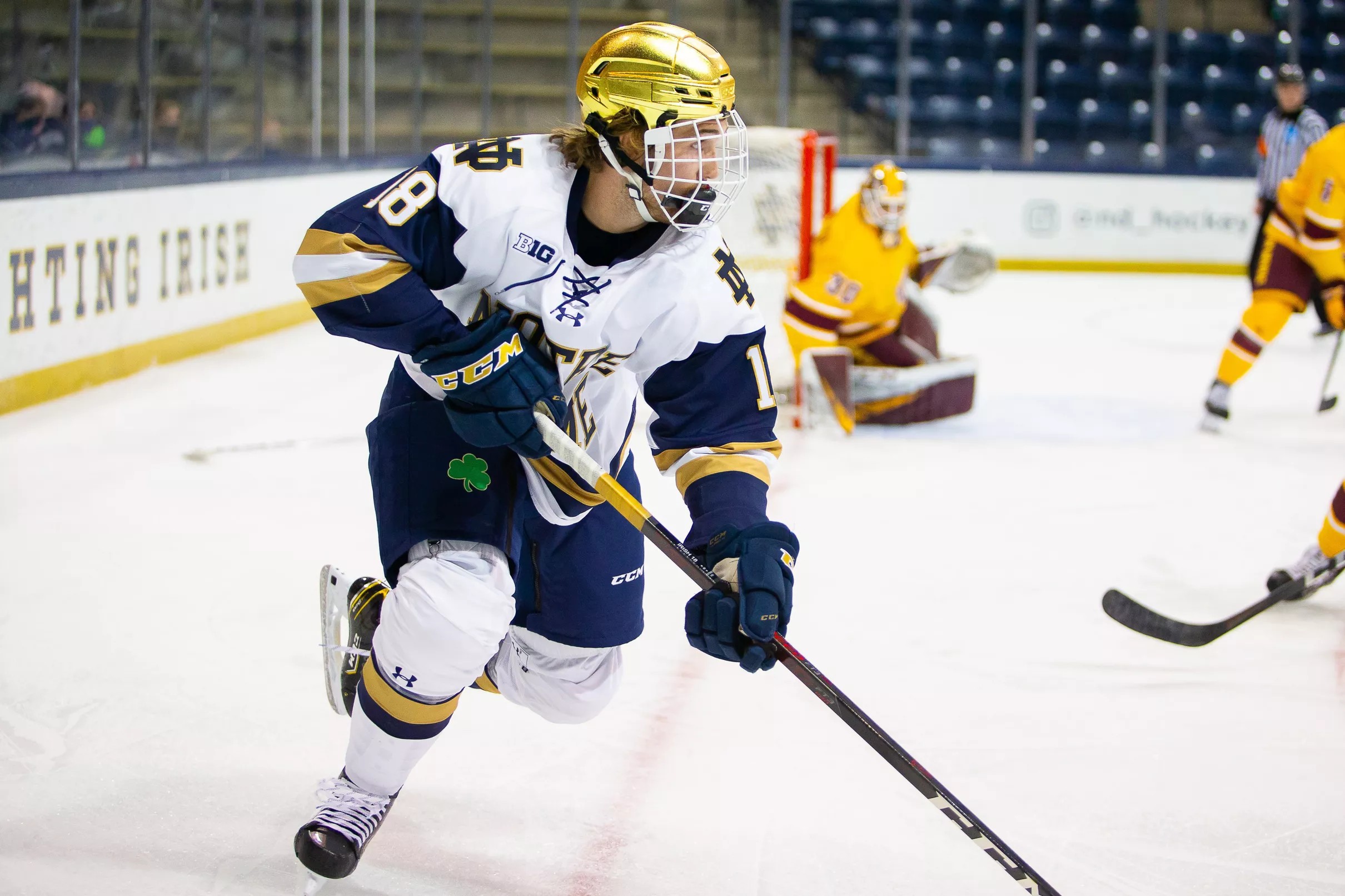 Notre Dame Hockey Irish Take First Game In The Series 5 4