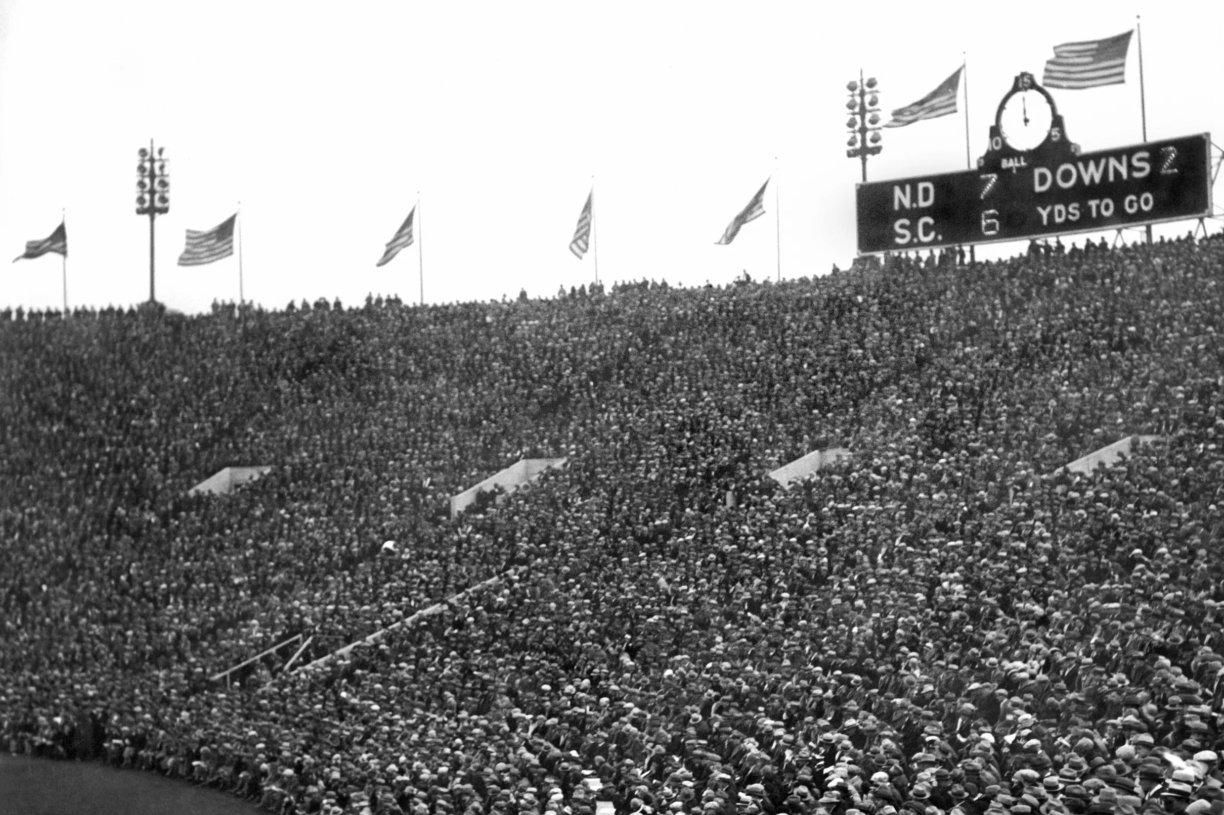 Throwback Thursday: Notre Dame Fighting Irish Football VS USC, 1927