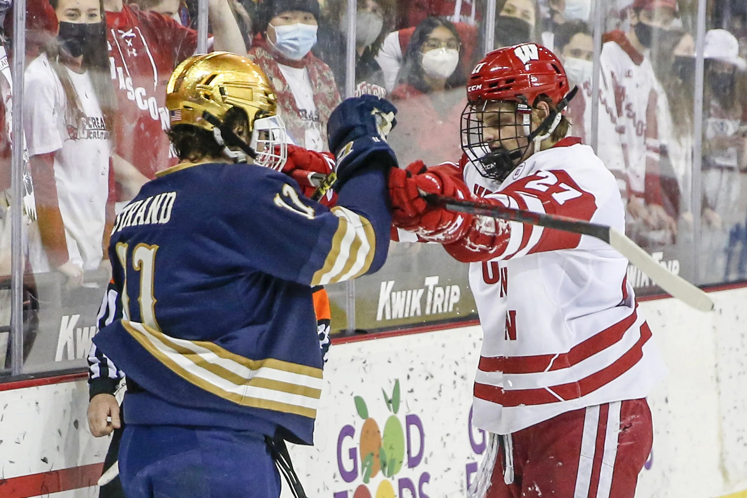 Notre Dame Hockey Irish will face Wisconsin in Big Ten Hockey Tournament