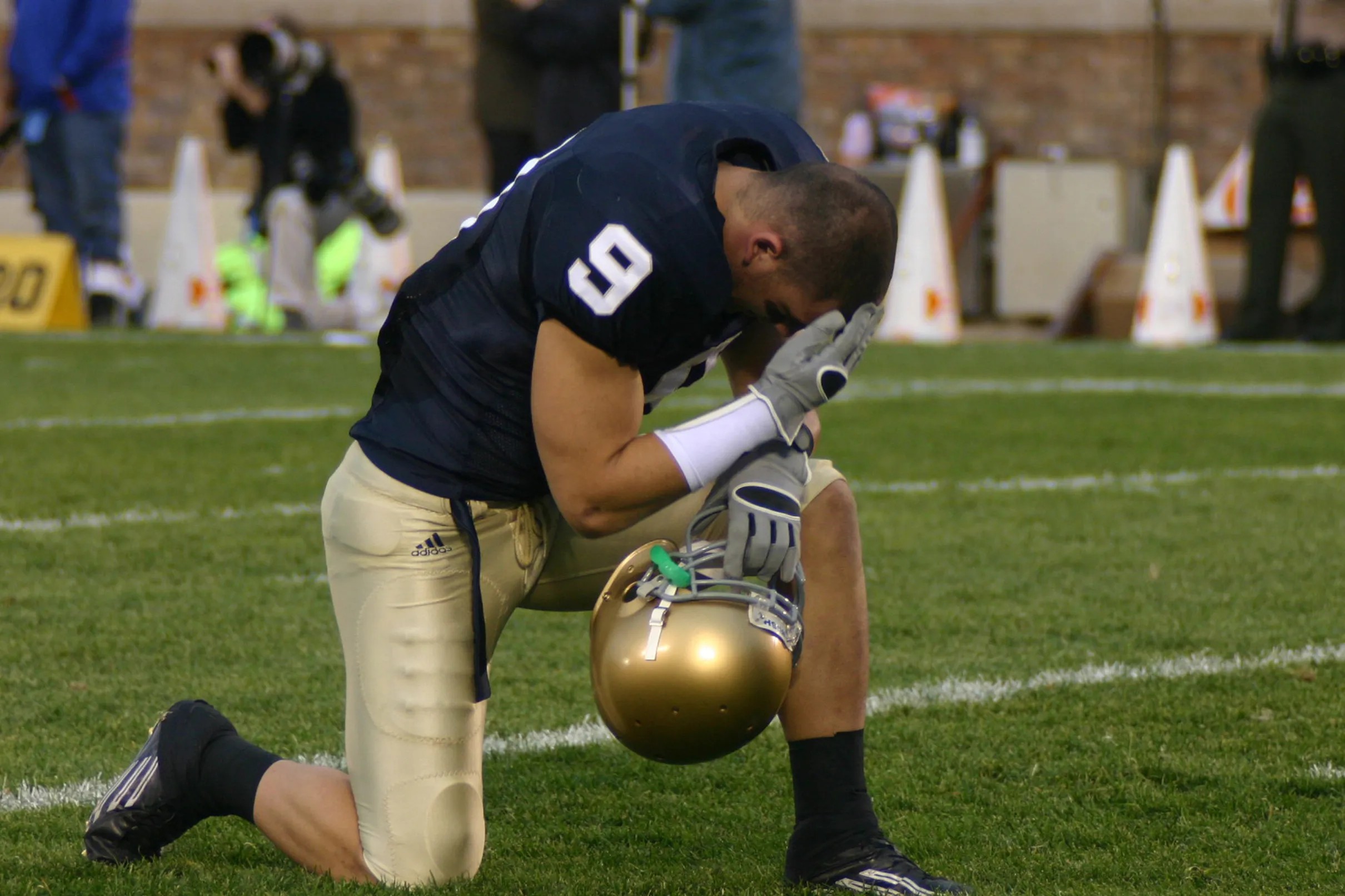 five-old-notre-dame-football-photos-on-a-good-friday-when-the-spirit
