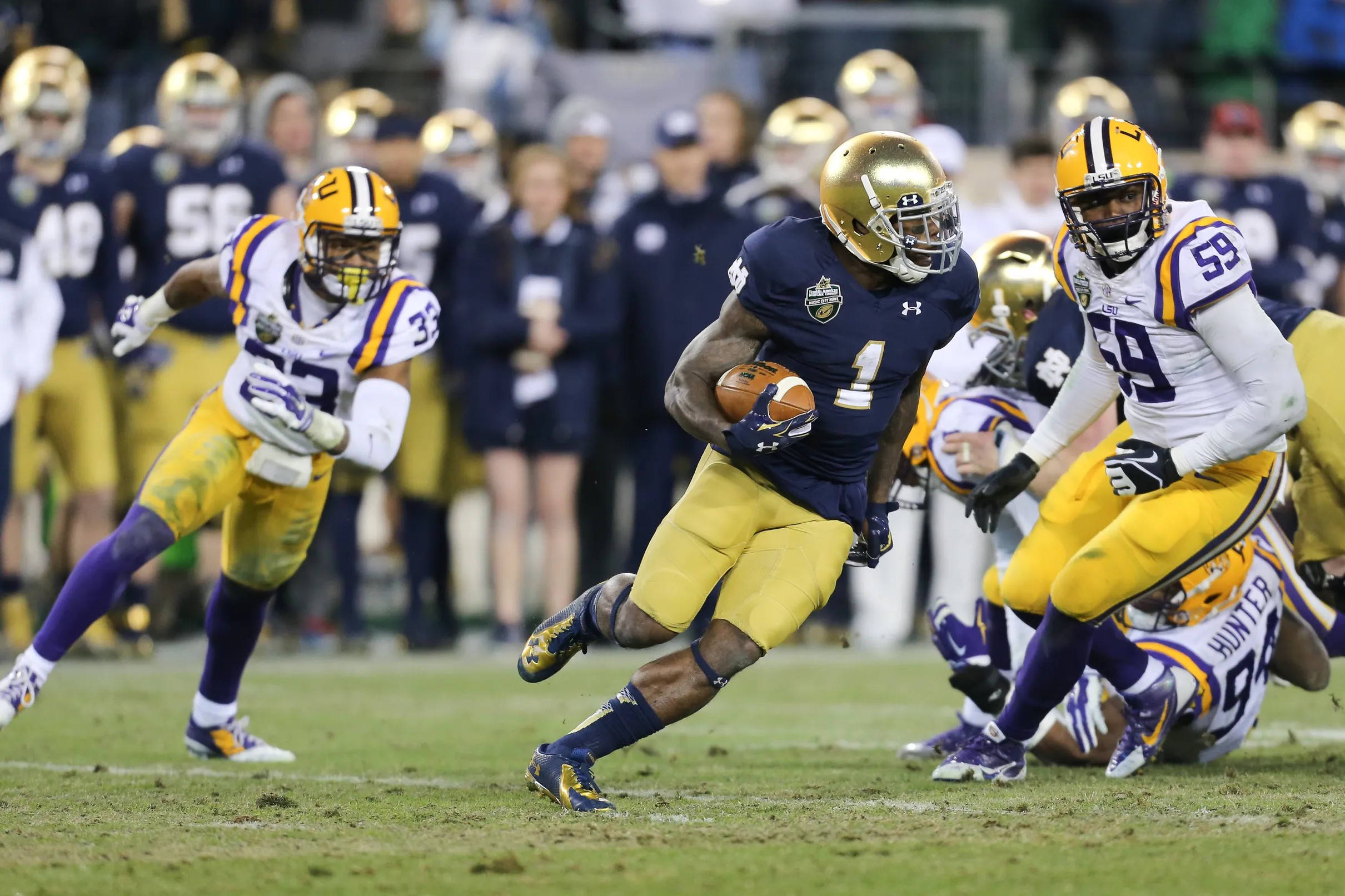 5 Old Notre Dame Football Photos For A Friday Something About Tennessee 5-old-notre-dame-football-photos-for-a-friday-something-about-tennessee