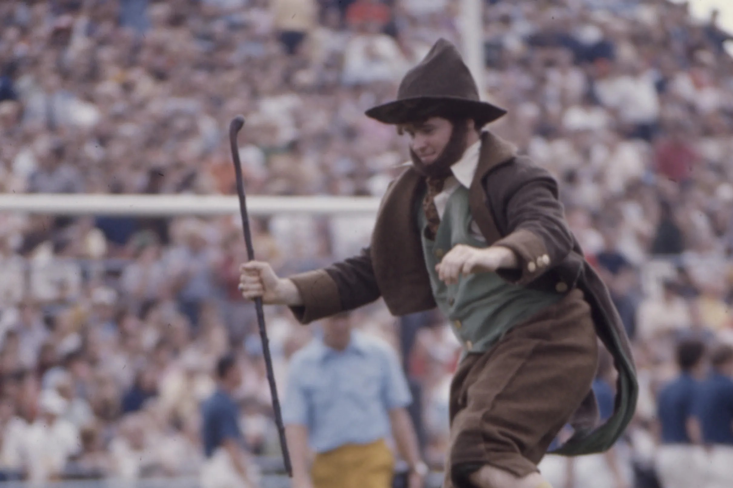 Five Old Notre Dame Football Photos For A Friday Leprechauns And five-old-notre-dame-football-photos-for-a-friday-leprechauns-and