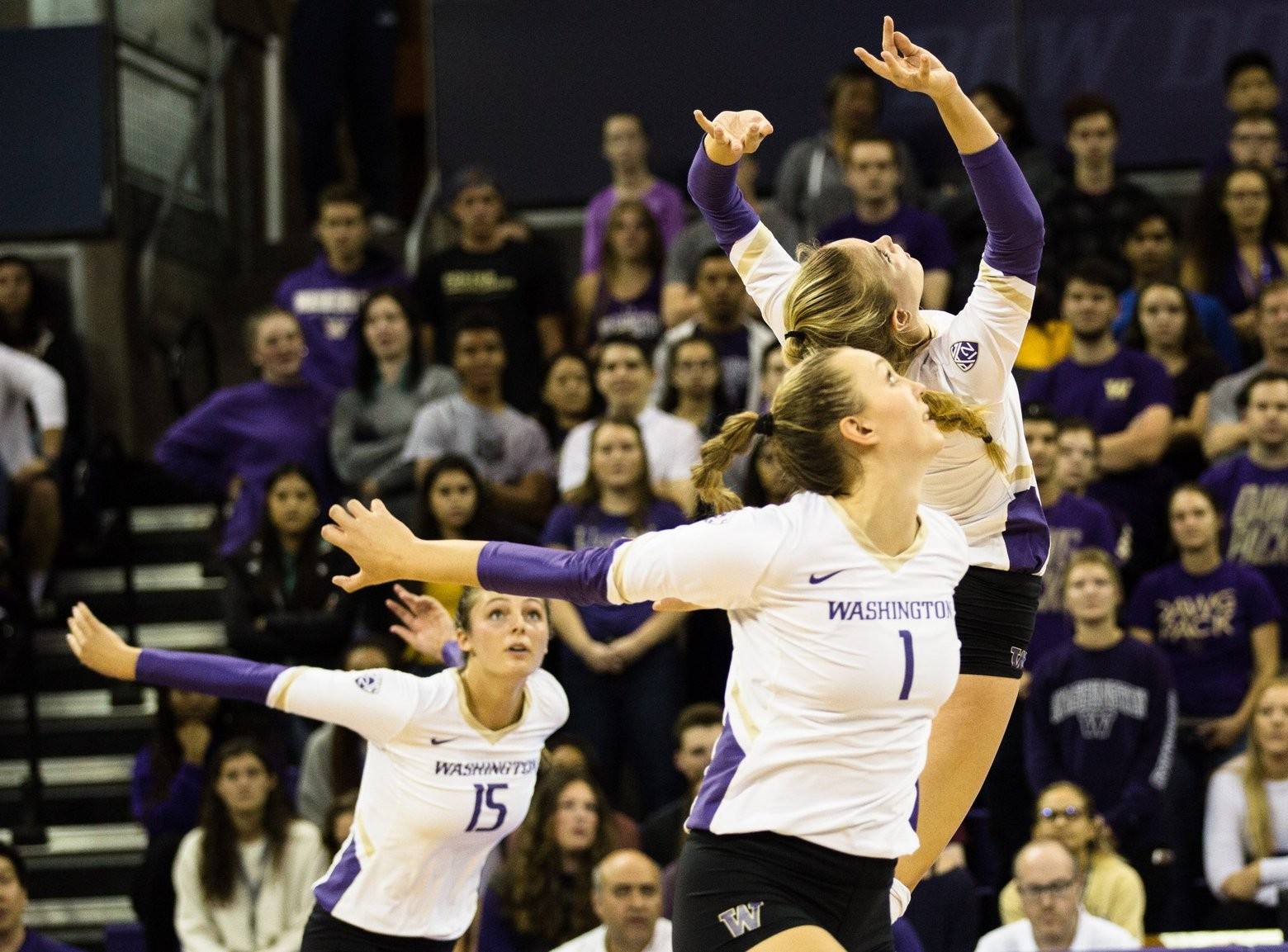 With all six starters back for No. 8 UW volleyball, the Huskies have