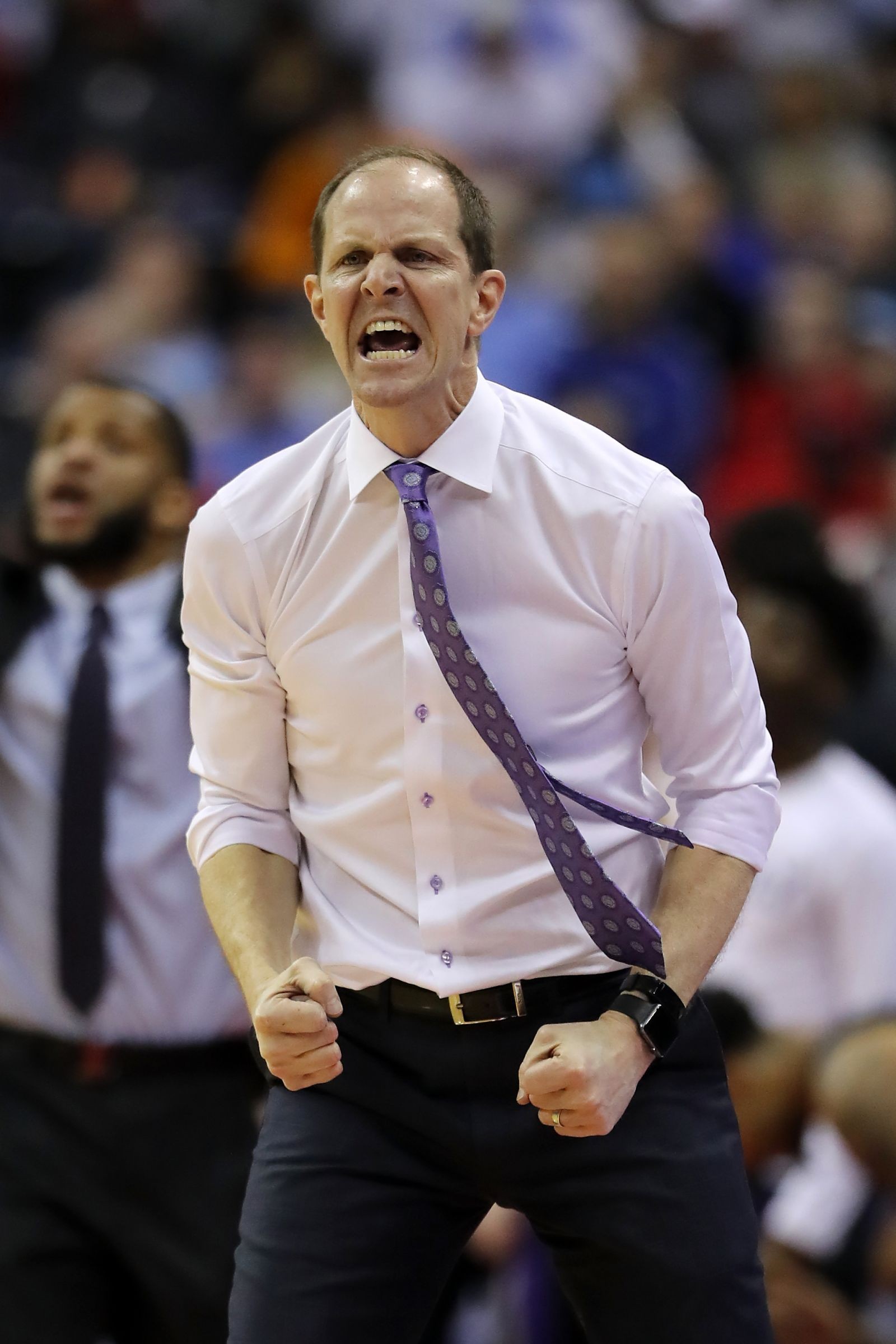 Washington basketball gets their hometown hero