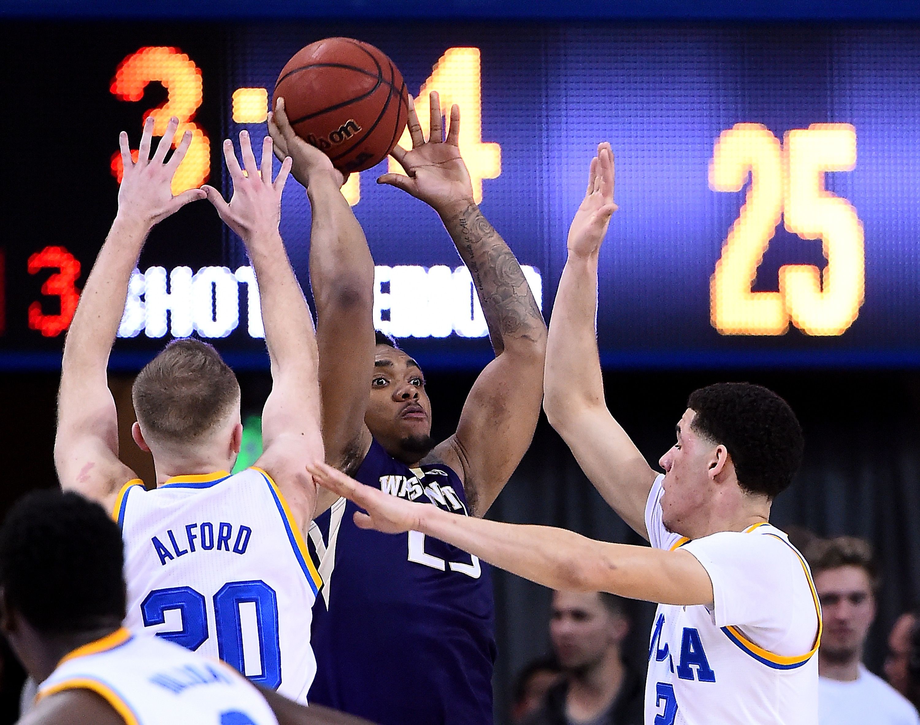 Washington Basketball guard Carlos Johnson chooses transfer