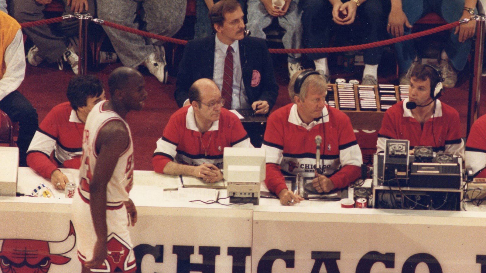 Tommy Edwards Familiar voice of Bulls games