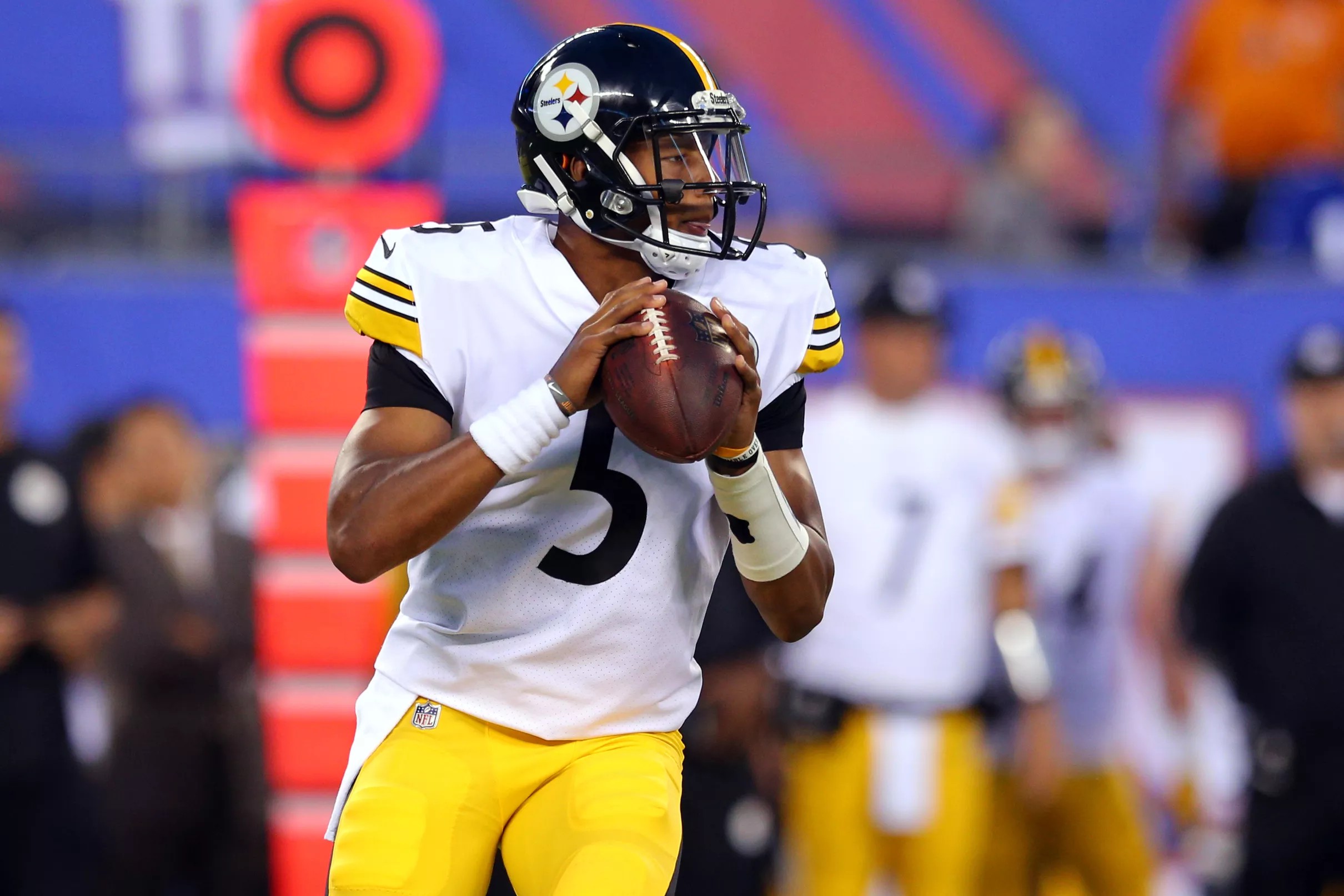 WATCH: Steelers QB Josh Dobbs throws first NFL Touchdown