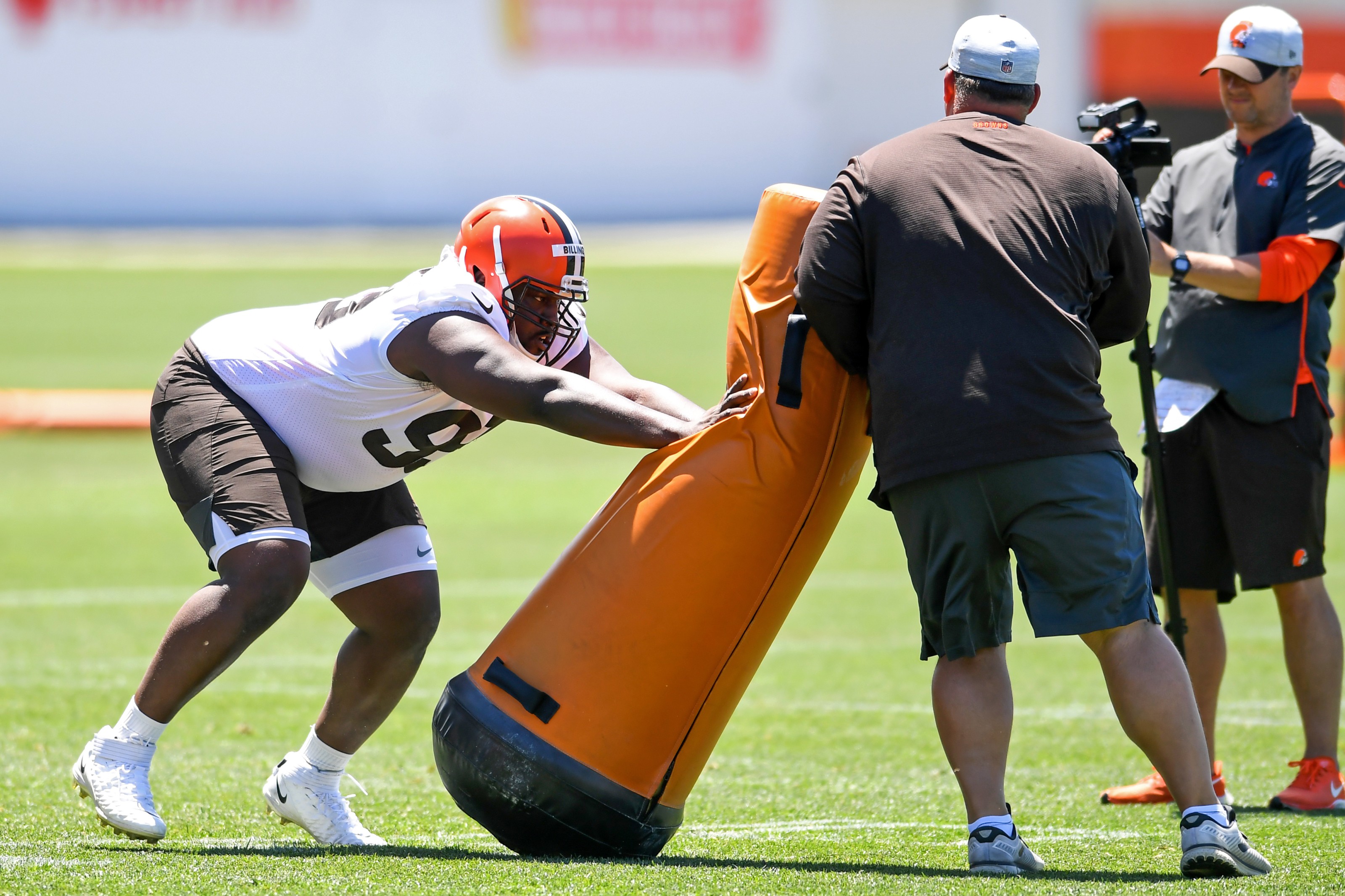 cleveland-browns-defensive-tackle-shaping-up-to-be-a-dawgfight