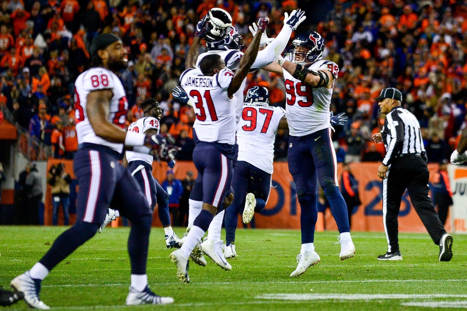 Houston Texans Keep On Winning With 6th Straight Victory