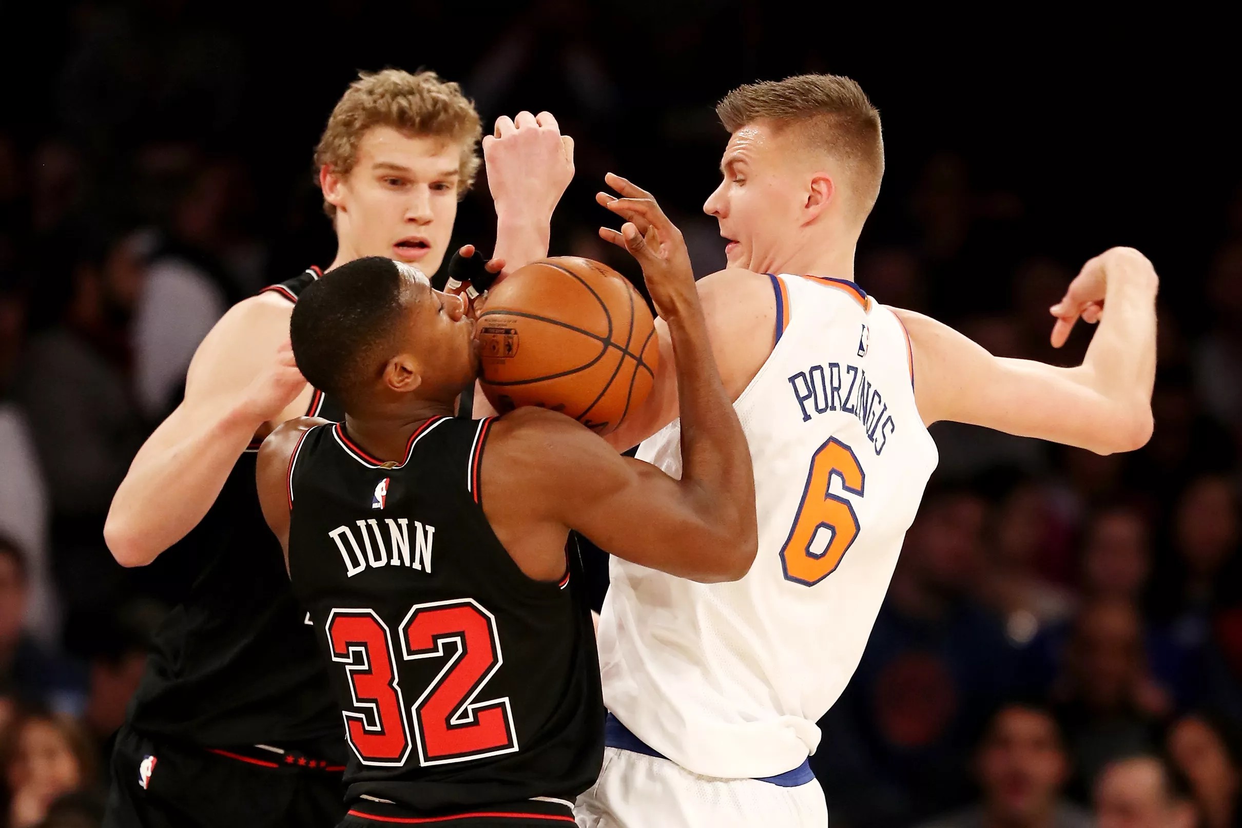 Bulls pick up next year’s team options on Dunn, Markkanen, and Valentine