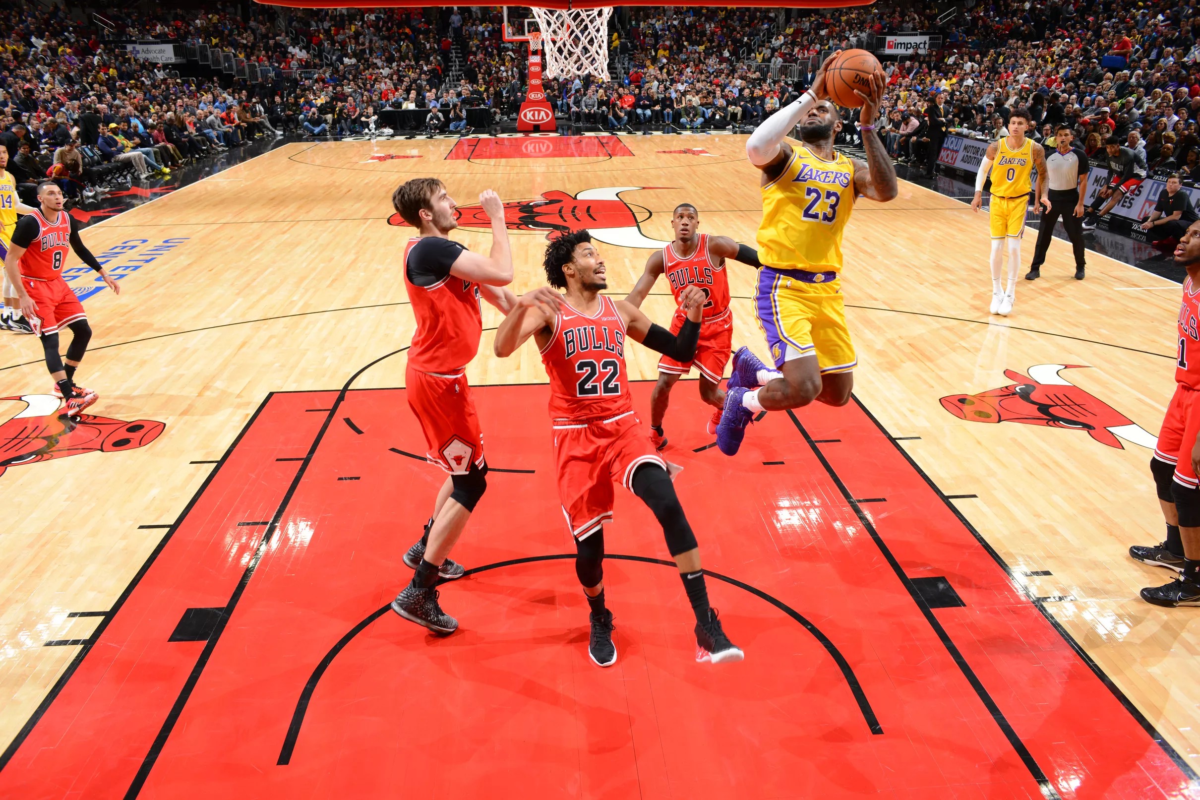 Bulls vs. Lakers final score Chicago outscored 3819 in 4th quarter in