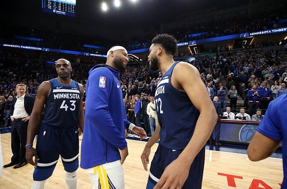 Controversial call against the Golden State Warriors has fans upset