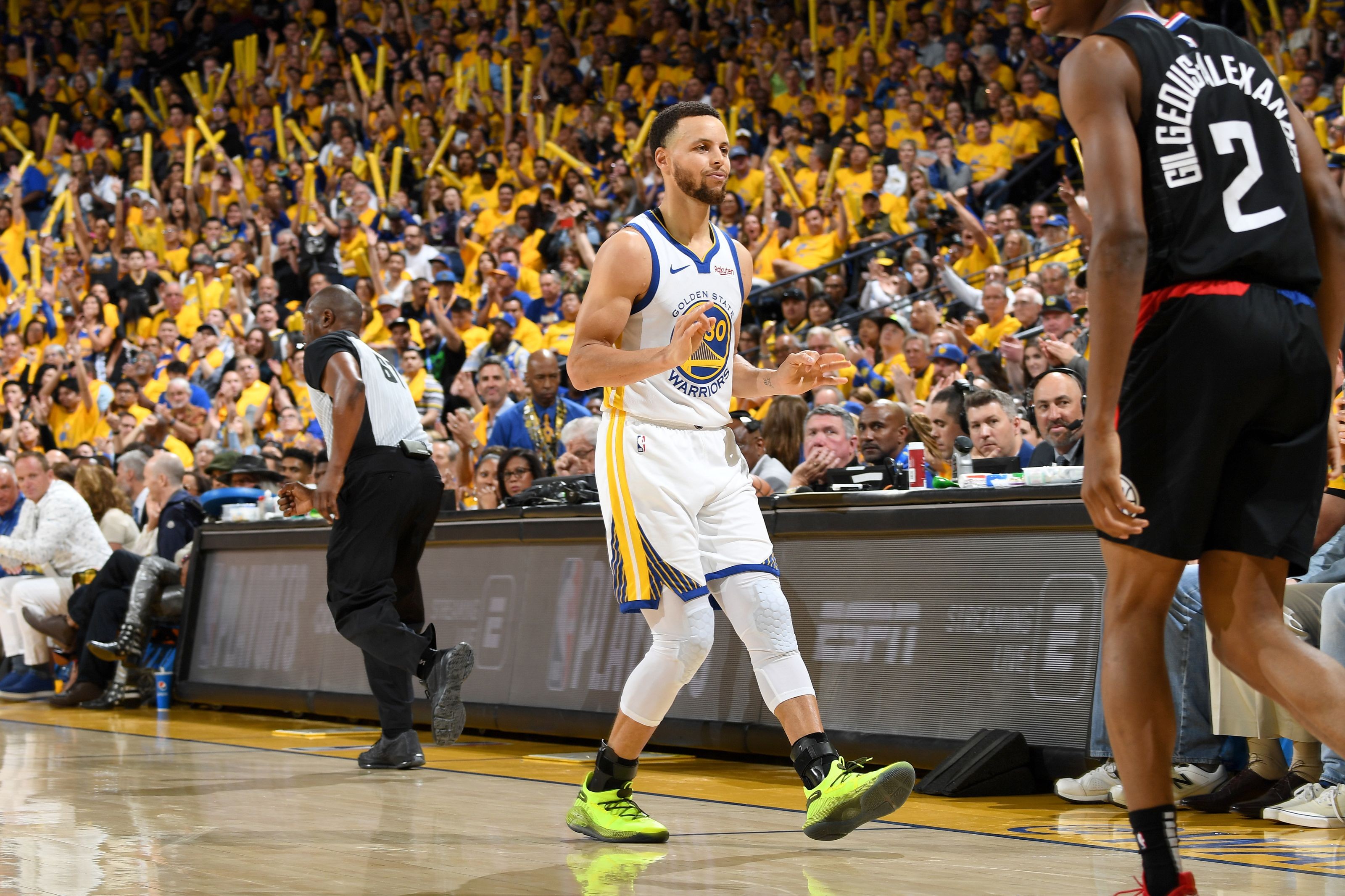 Stephen Curry torches Clippers in Game 1; Breaks NBA Playoff record