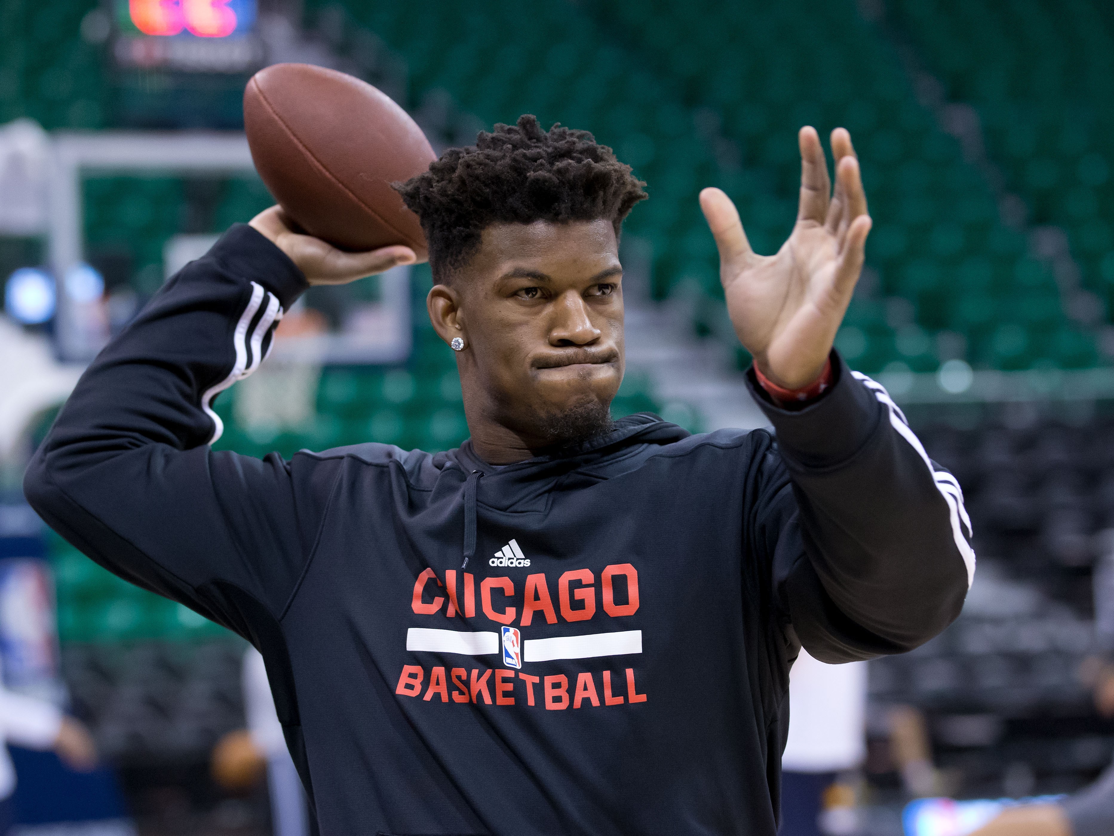 Bulls' Jimmy Butler cheering for DeMaryius Thomas in Super Bowl - ESPN -  Chicago Bulls Blog- ESPN