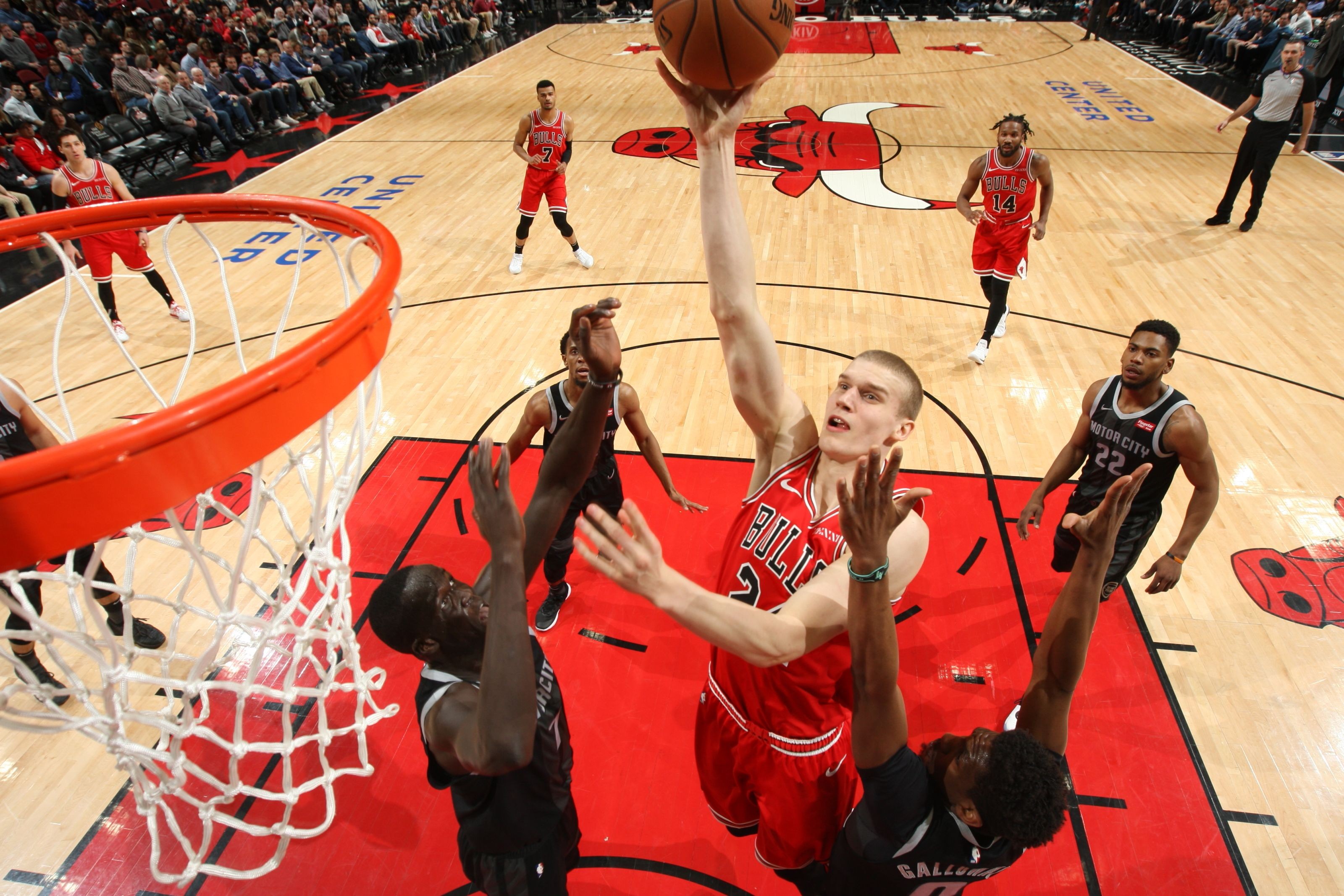 Chicago Bulls blow 21point lead to Detroit Pistons