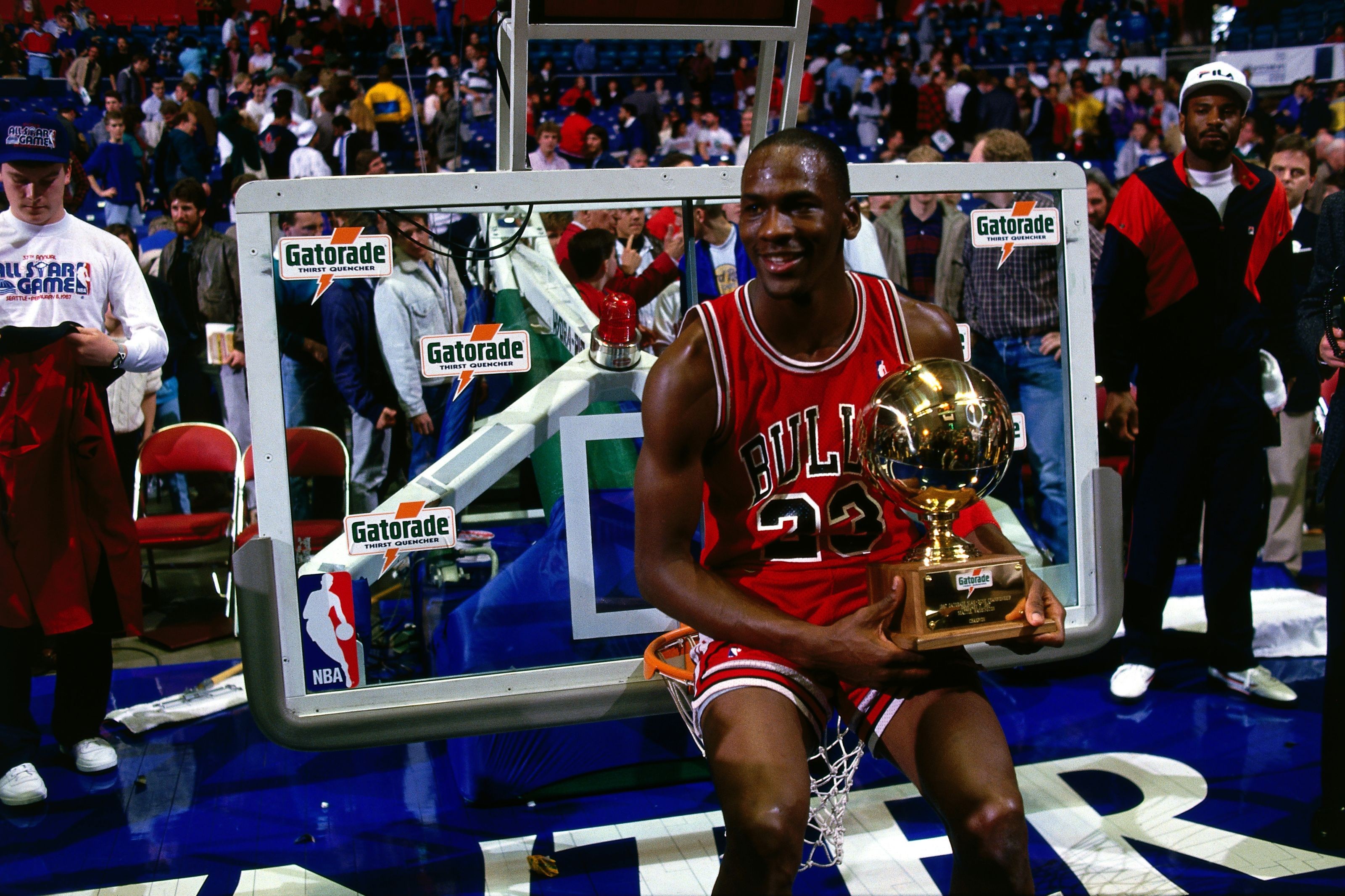 Chicago Bulls Reranking Michael Jordan’s top 5 perfect dunk contest