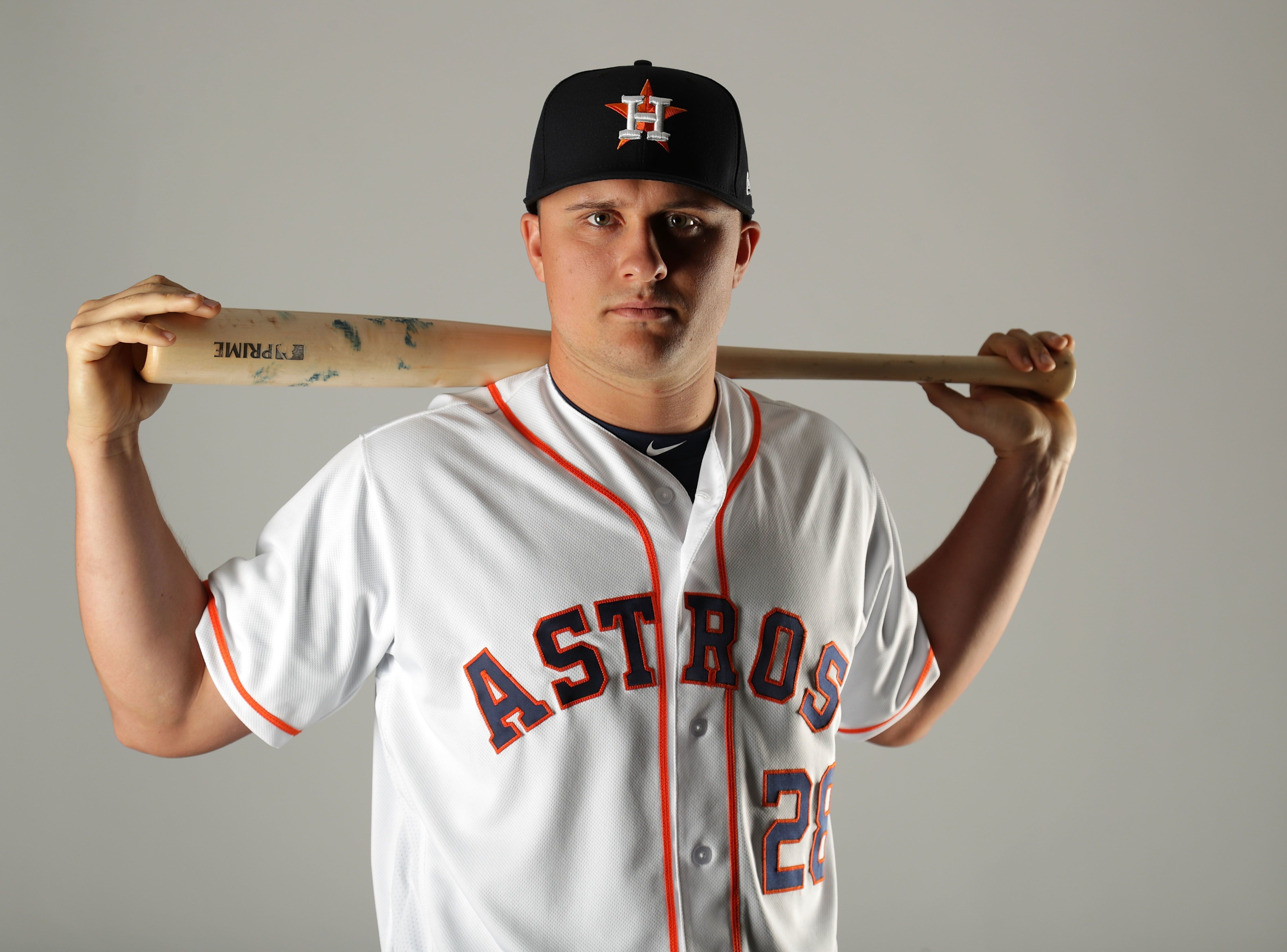 Astros make J.D. Davis their choice for first base