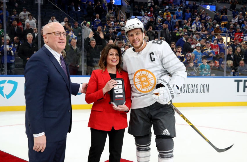 Boston Bruins stud winger David Pastrnak gifts NHL AllStar MVP prize