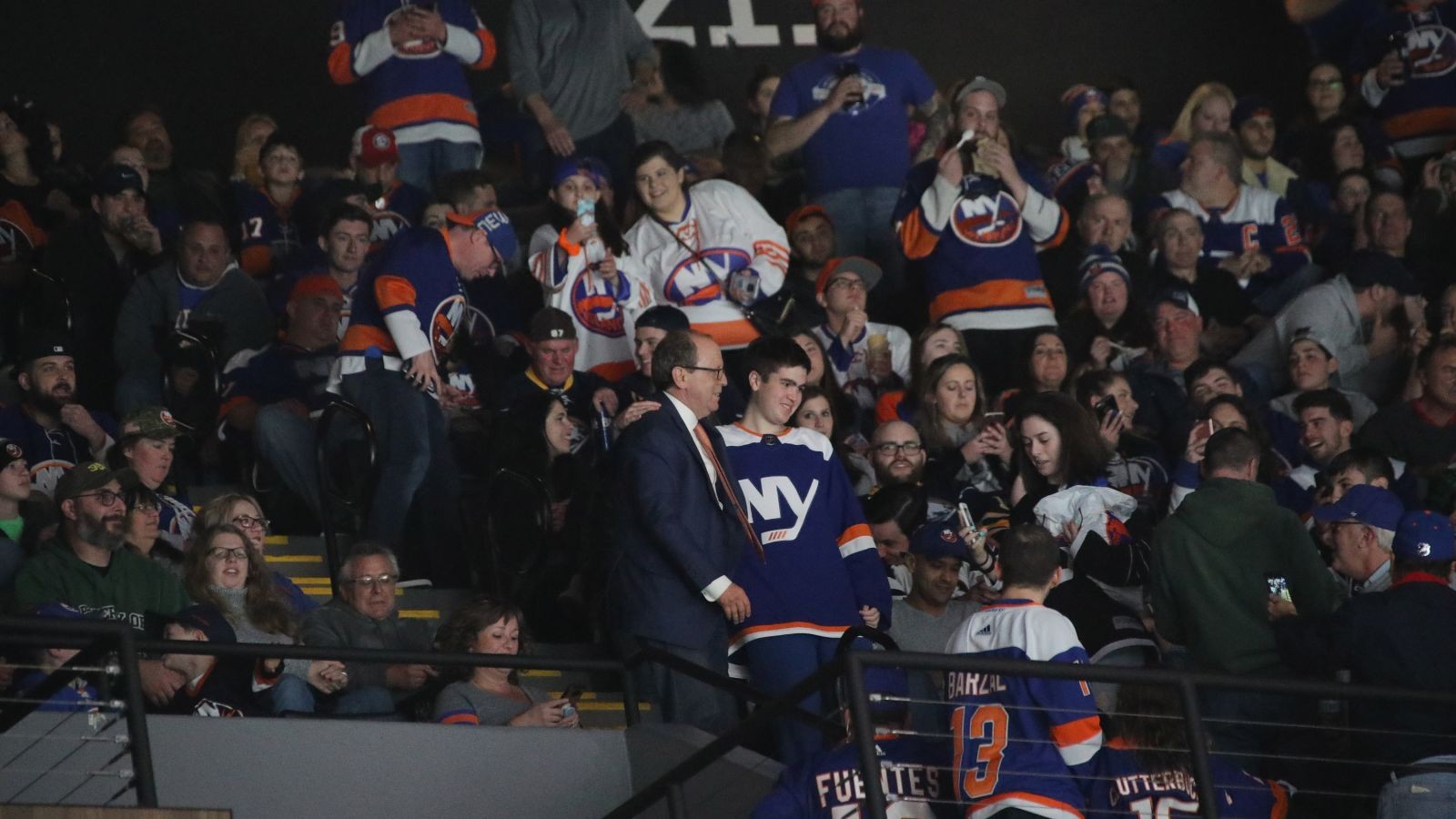 New York Islanders Fan Goes Viral For All The Wrong Reasons