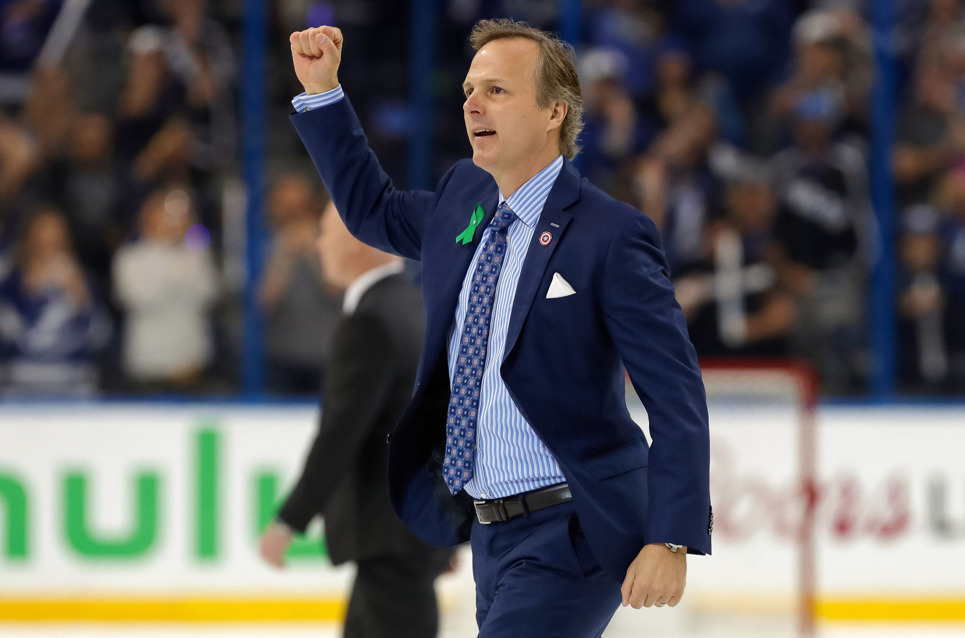 Tampa Bay Lightning extend head coach Jon Cooper