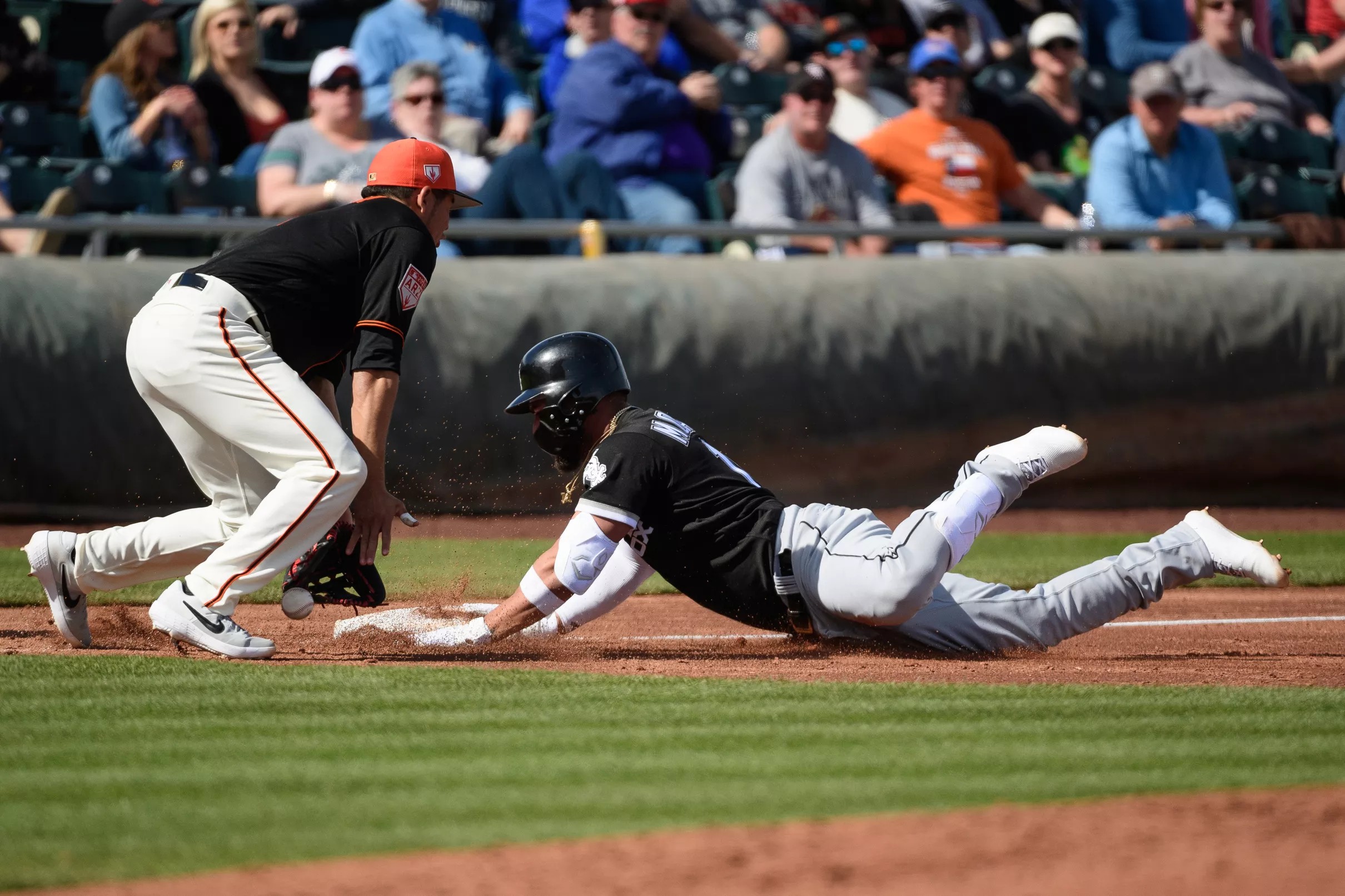 Losing streak is over White Sox 4, Giants 4