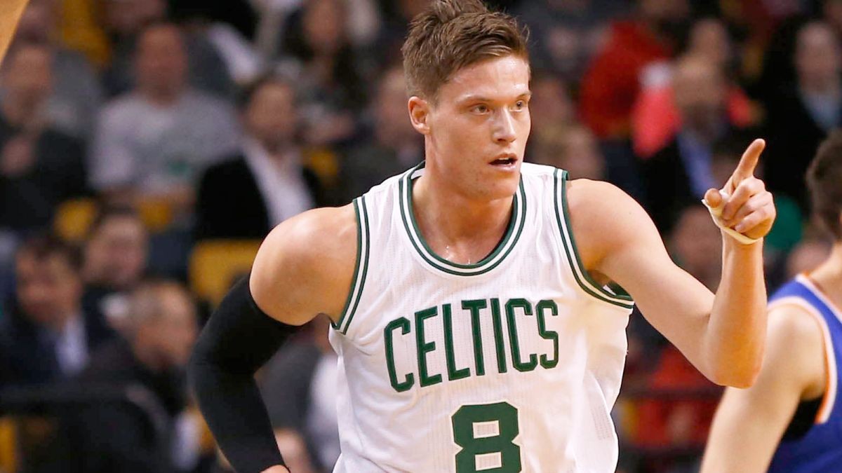 Jonas Jerebko signs 2year deal with the Utah Jazz