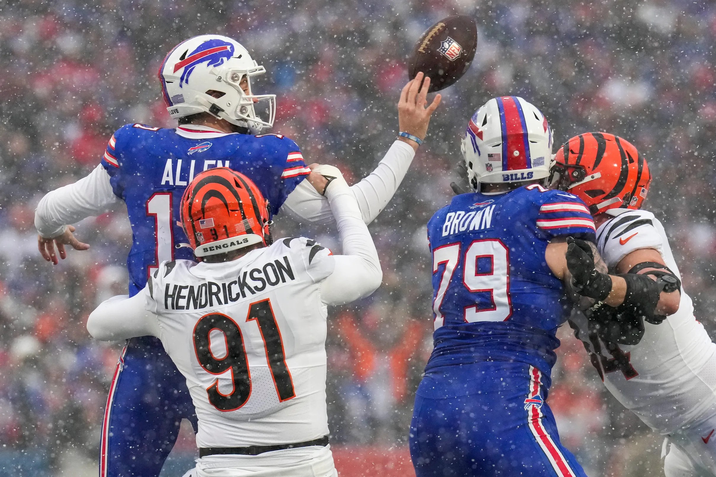 Trey Hendrickson looks to carry the Bengals pass rush again in 2023