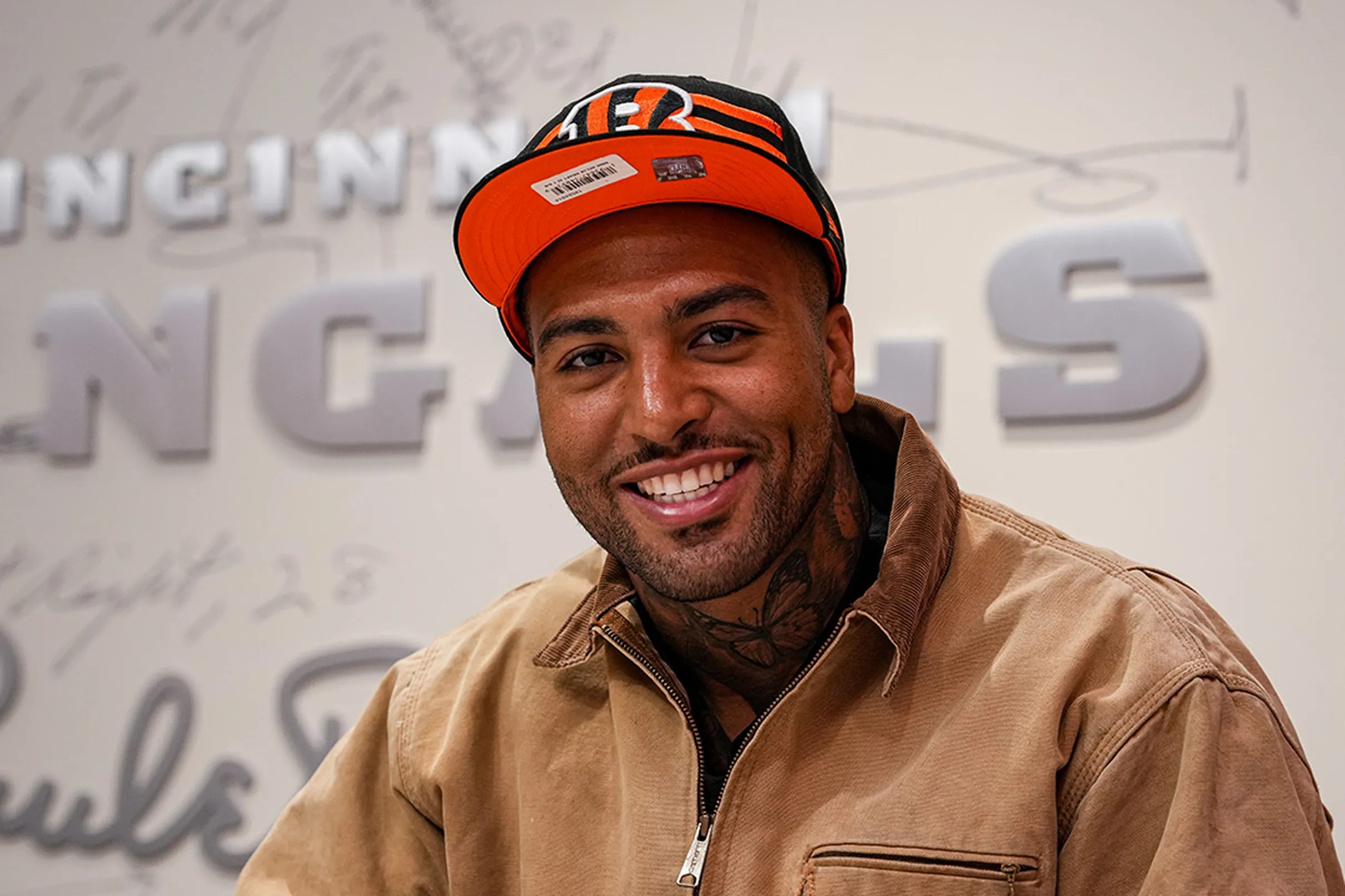 Irv Smith Jr. officially signs with Bengals