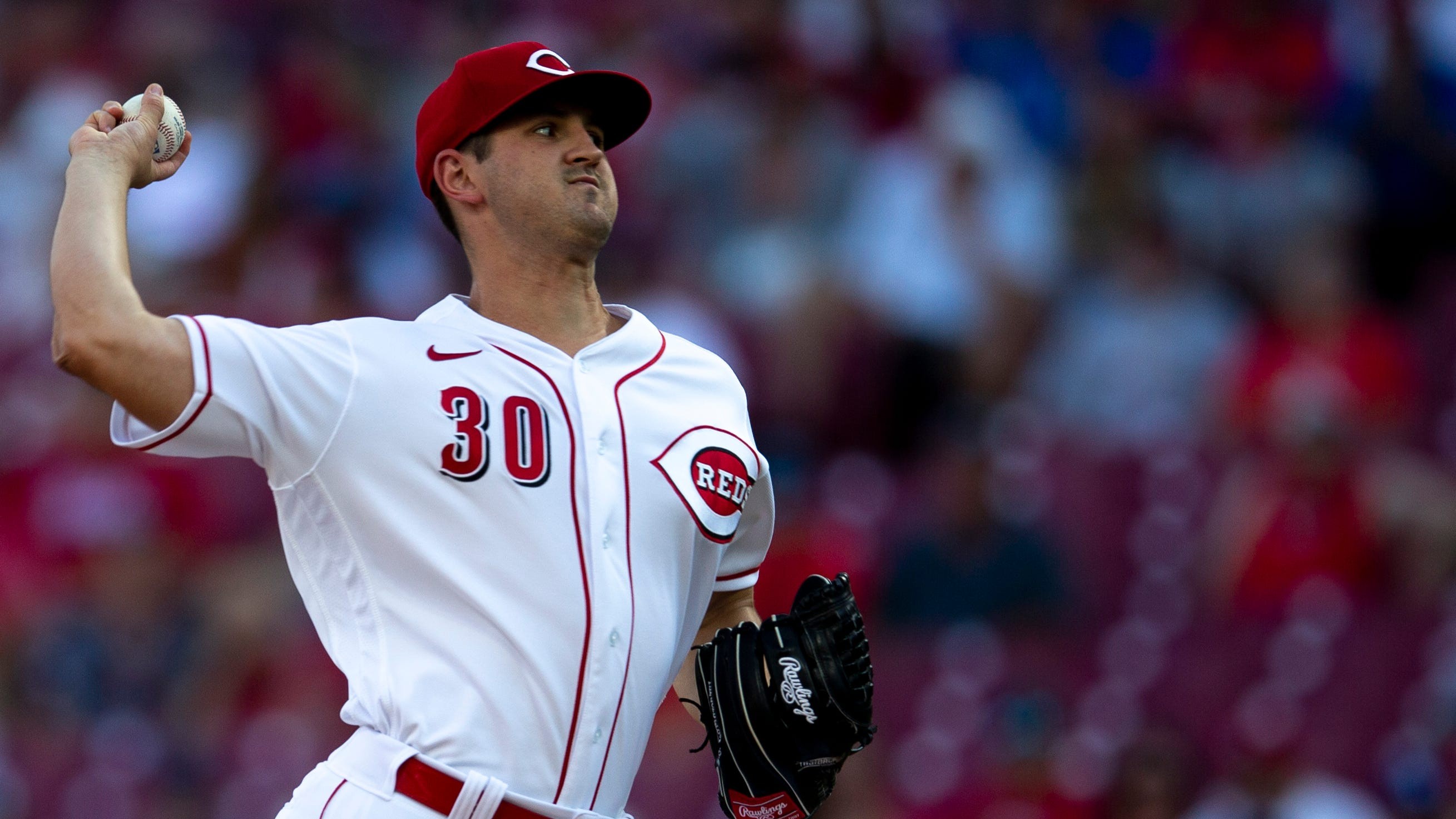 The Reds keep leaning on their starting pitching but drop series opener