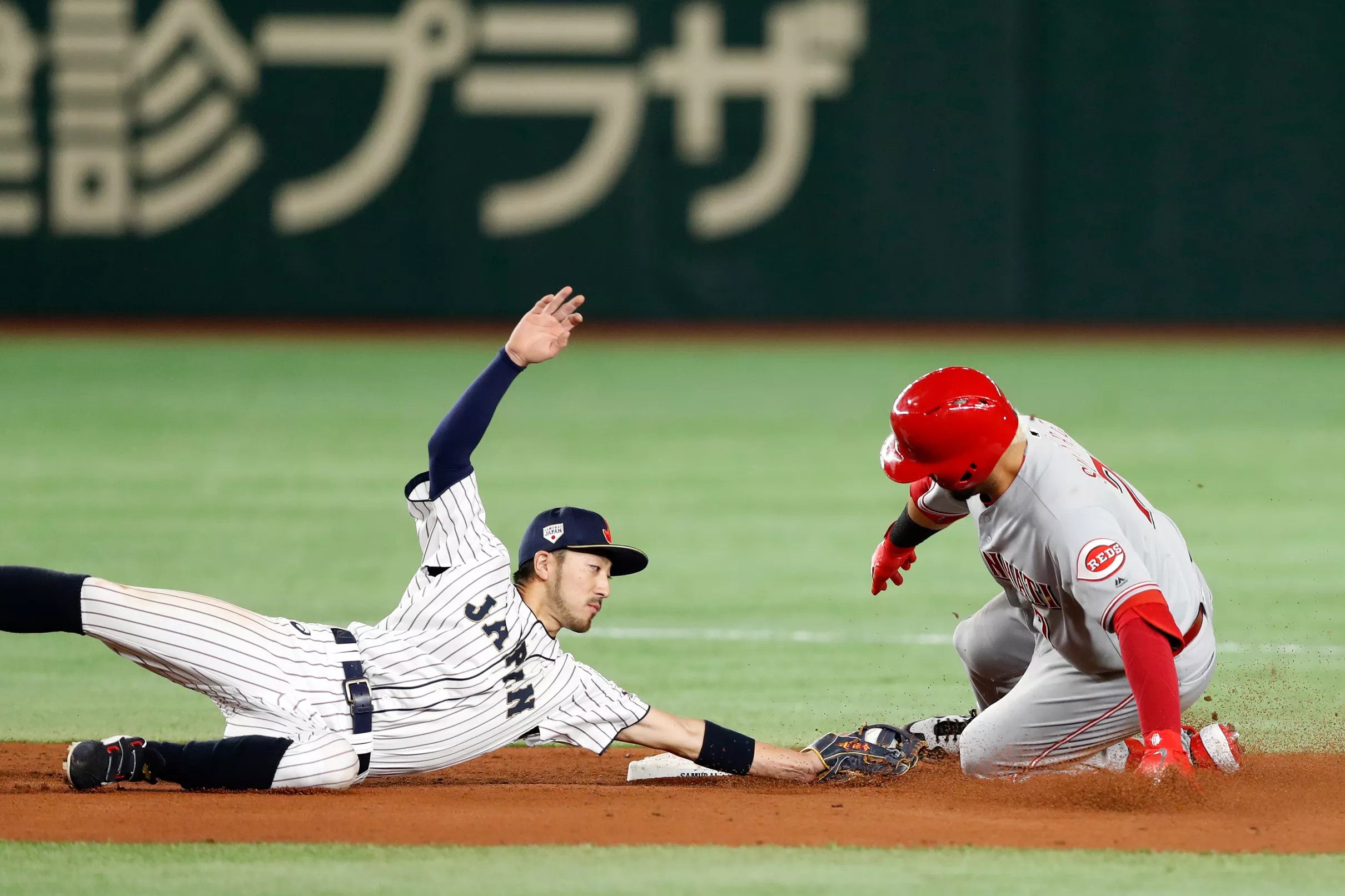 the-first-japanese-player-in-reds-history